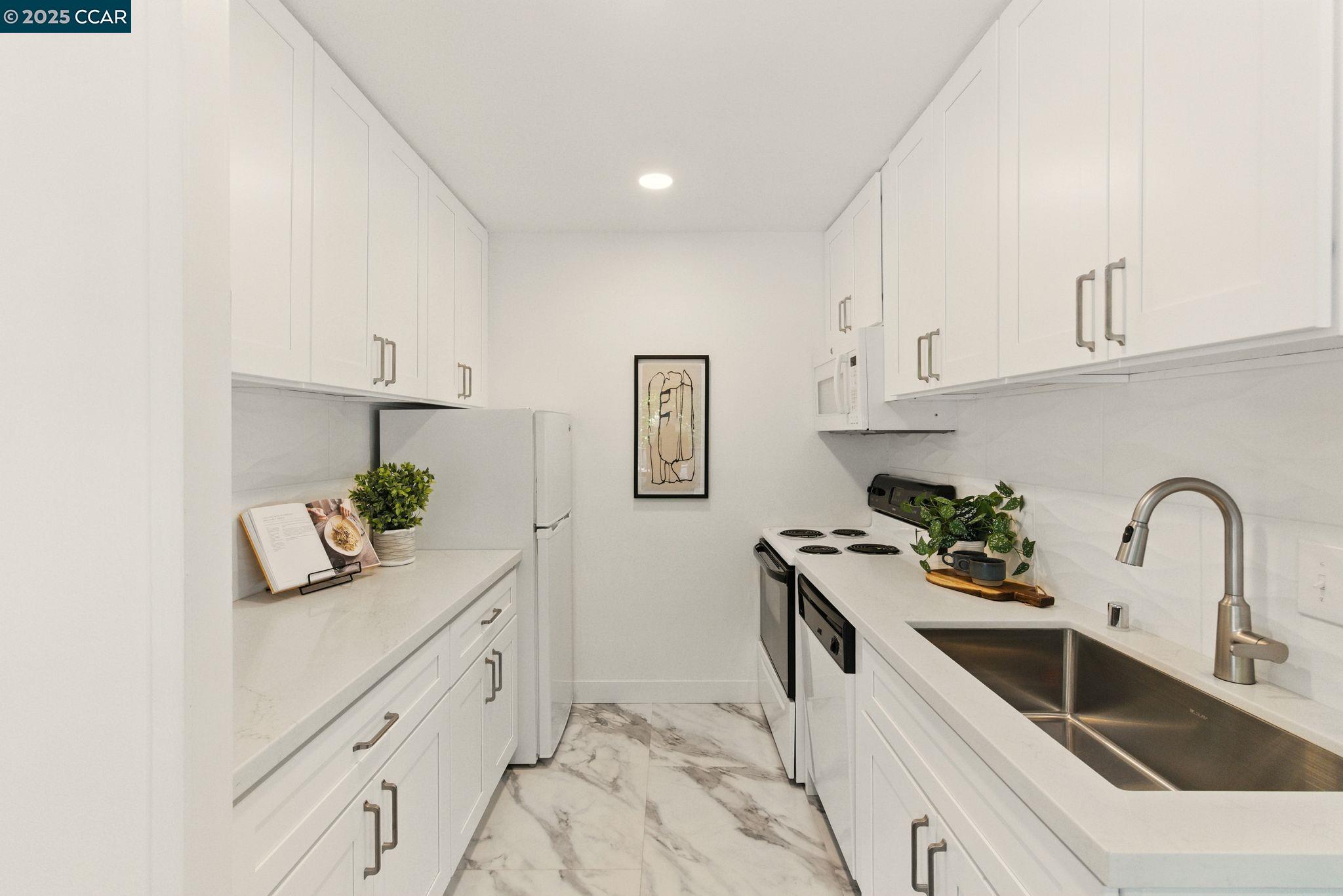 Detail Gallery Image 10 of 33 For 67 Brookwood Rd #10,  Orinda,  CA 94563 - 2 Beds | 1 Baths