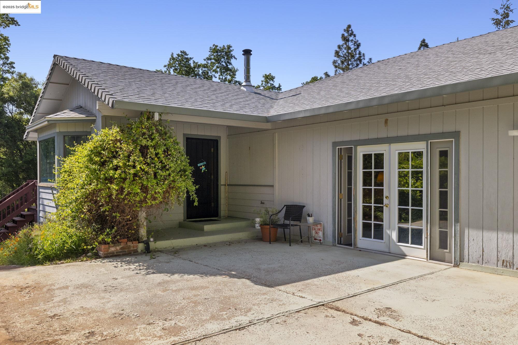 Detail Gallery Image 1 of 28 For 20316 Patrick Ln, Tuolumne,  CA 95379 - 2 Beds | 2 Baths