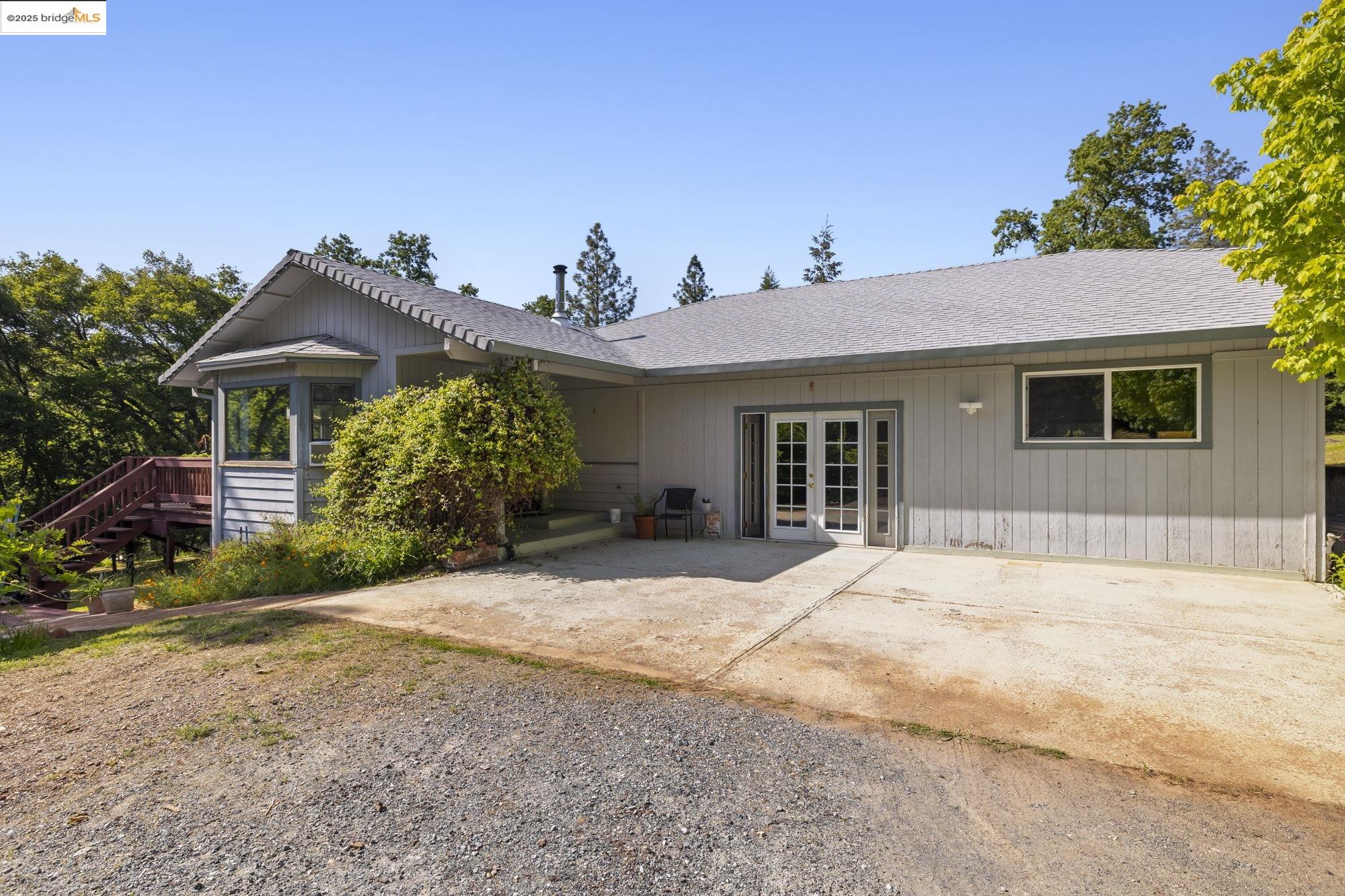 Detail Gallery Image 2 of 28 For 20316 Patrick Ln, Tuolumne,  CA 95379 - 2 Beds | 2 Baths