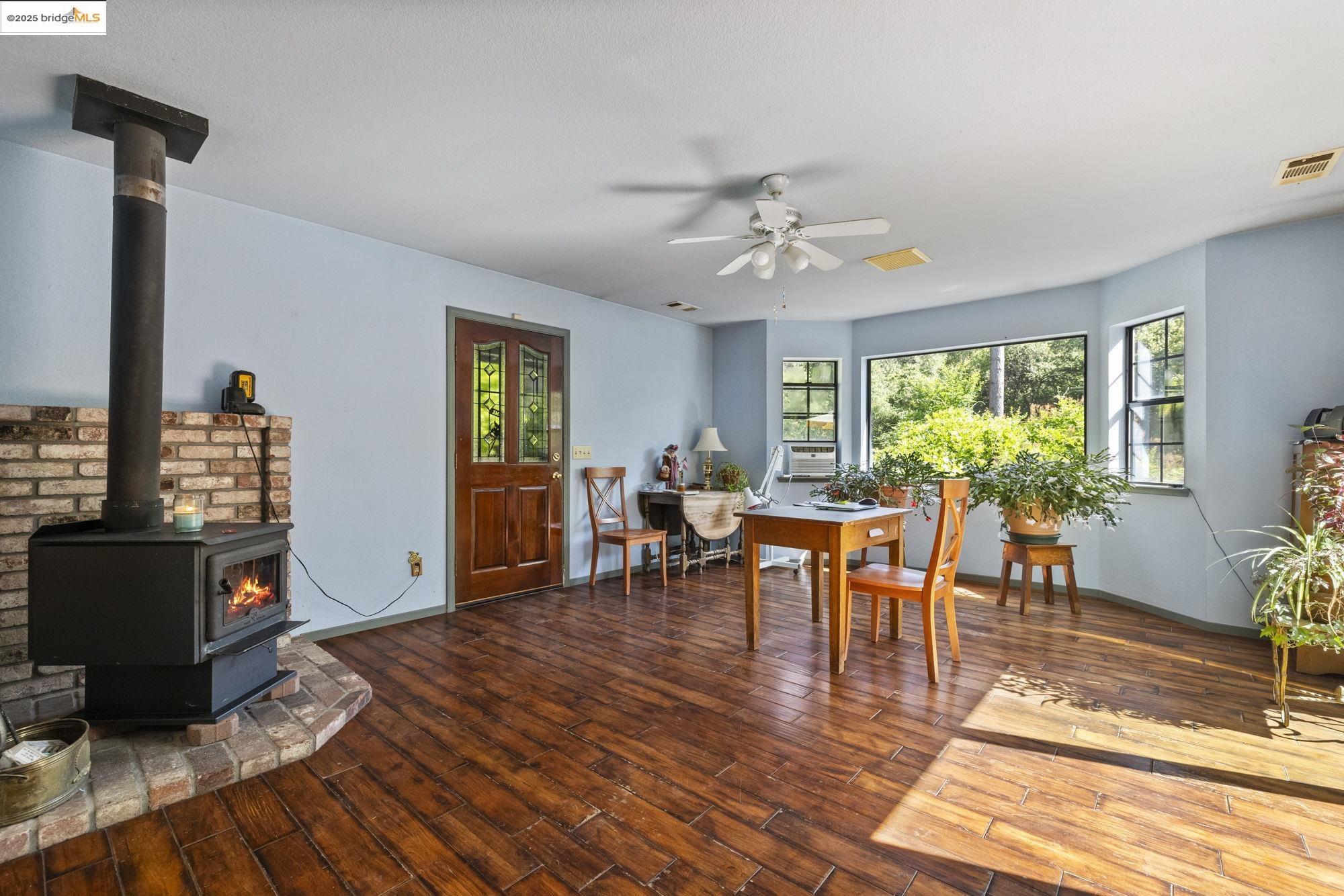 Detail Gallery Image 17 of 28 For 20316 Patrick Ln, Tuolumne,  CA 95379 - 2 Beds | 2 Baths