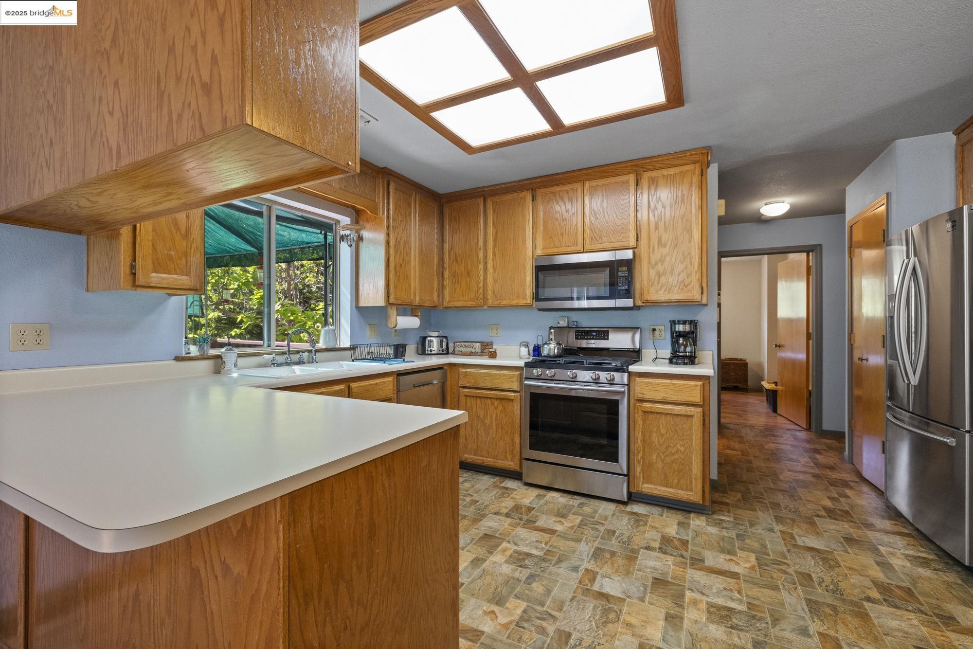 Detail Gallery Image 19 of 28 For 20316 Patrick Ln, Tuolumne,  CA 95379 - 2 Beds | 2 Baths