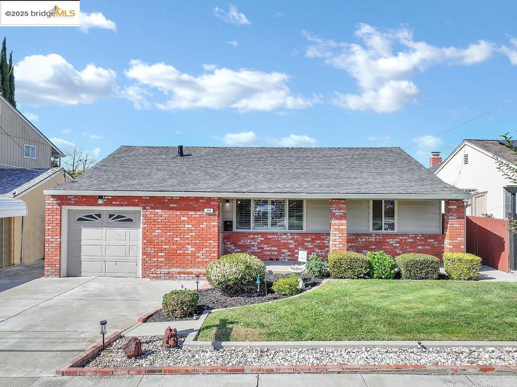 Detail Gallery Image 1 of 28 For 234 William Reed Dr, Antioch,  CA 94509 - 2 Beds | 1 Baths