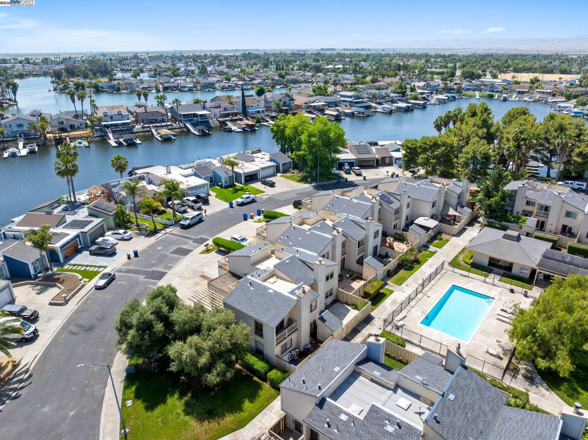 Detail Gallery Image 2 of 36 For 1257 Marina Circle, Discovery Bay,  CA 94505-9482 - 3 Beds | 2/1 Baths