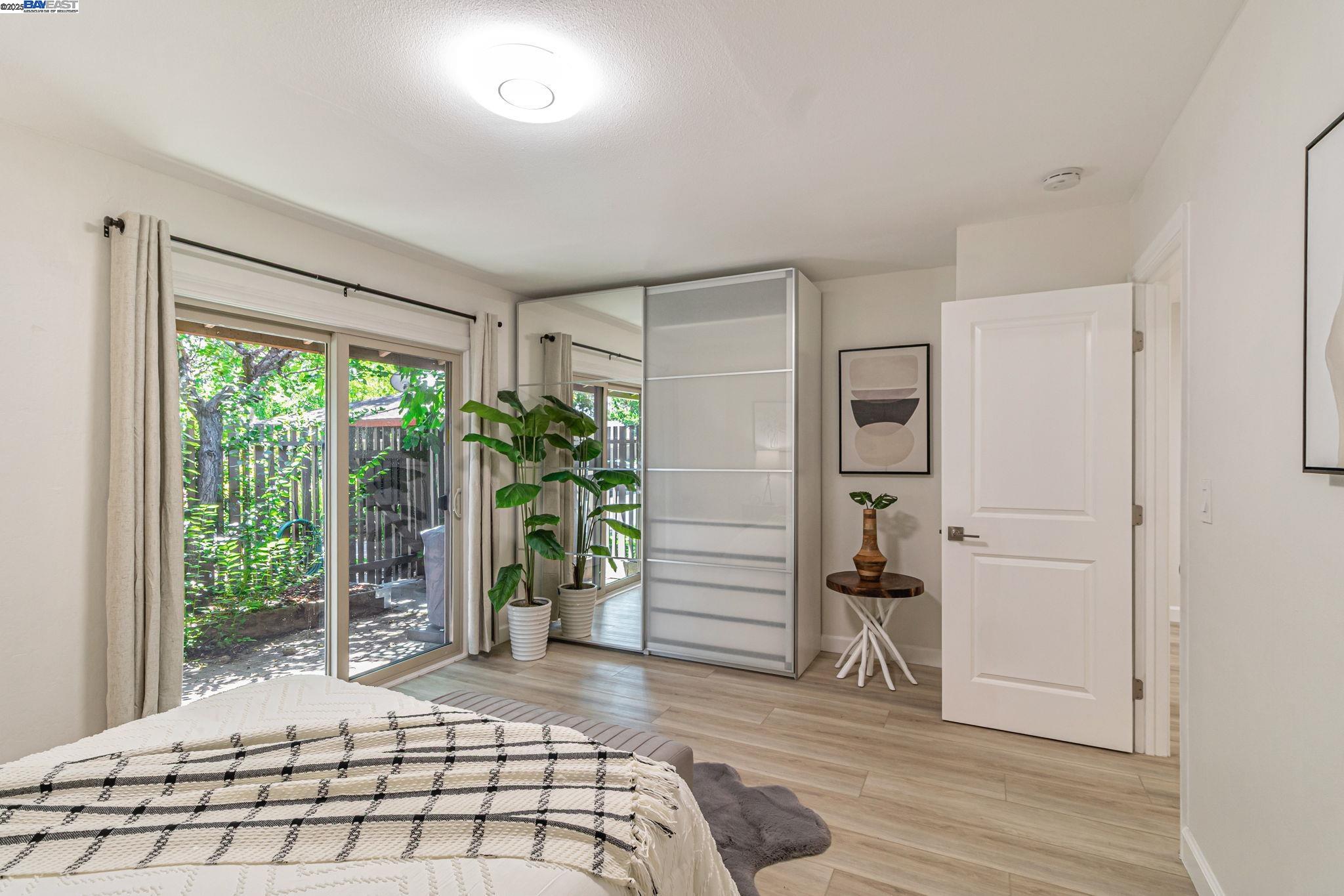 Detail Gallery Image 20 of 39 For 215 Red Oak Dr #C,  Sunnyvale,  CA 94086 - 2 Beds | 1 Baths