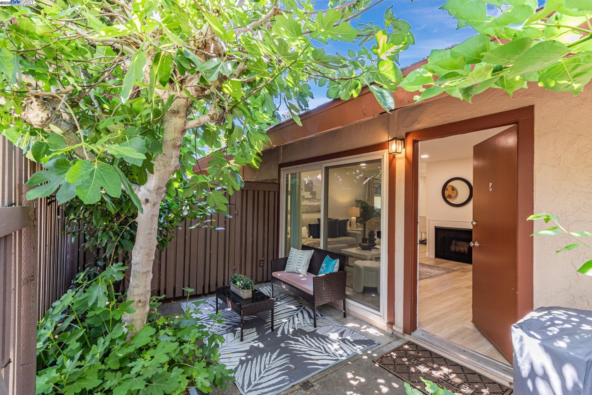 Detail Gallery Image 26 of 39 For 215 Red Oak Dr #C,  Sunnyvale,  CA 94086 - 2 Beds | 1 Baths