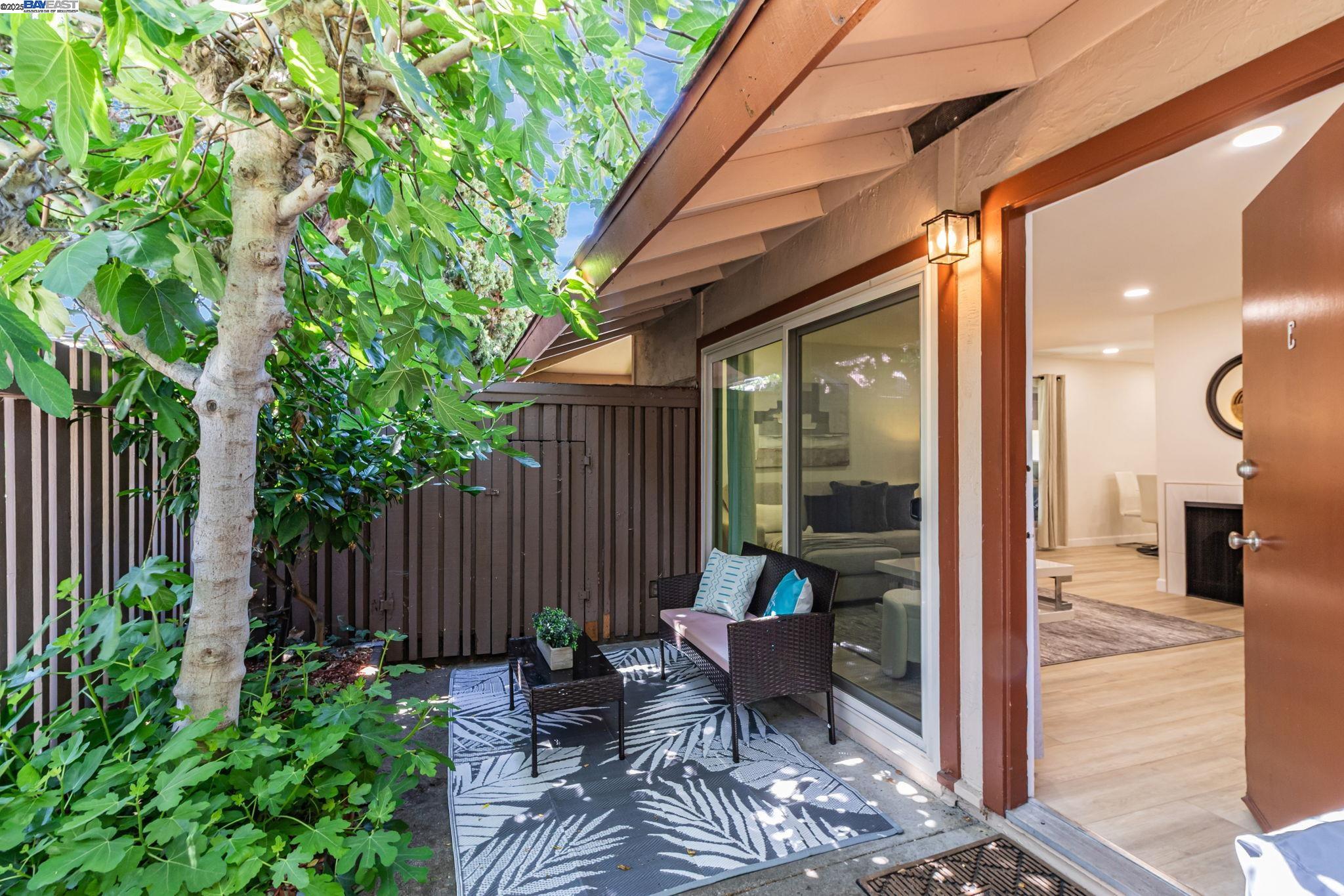 Detail Gallery Image 29 of 39 For 215 Red Oak Dr #C,  Sunnyvale,  CA 94086 - 2 Beds | 1 Baths