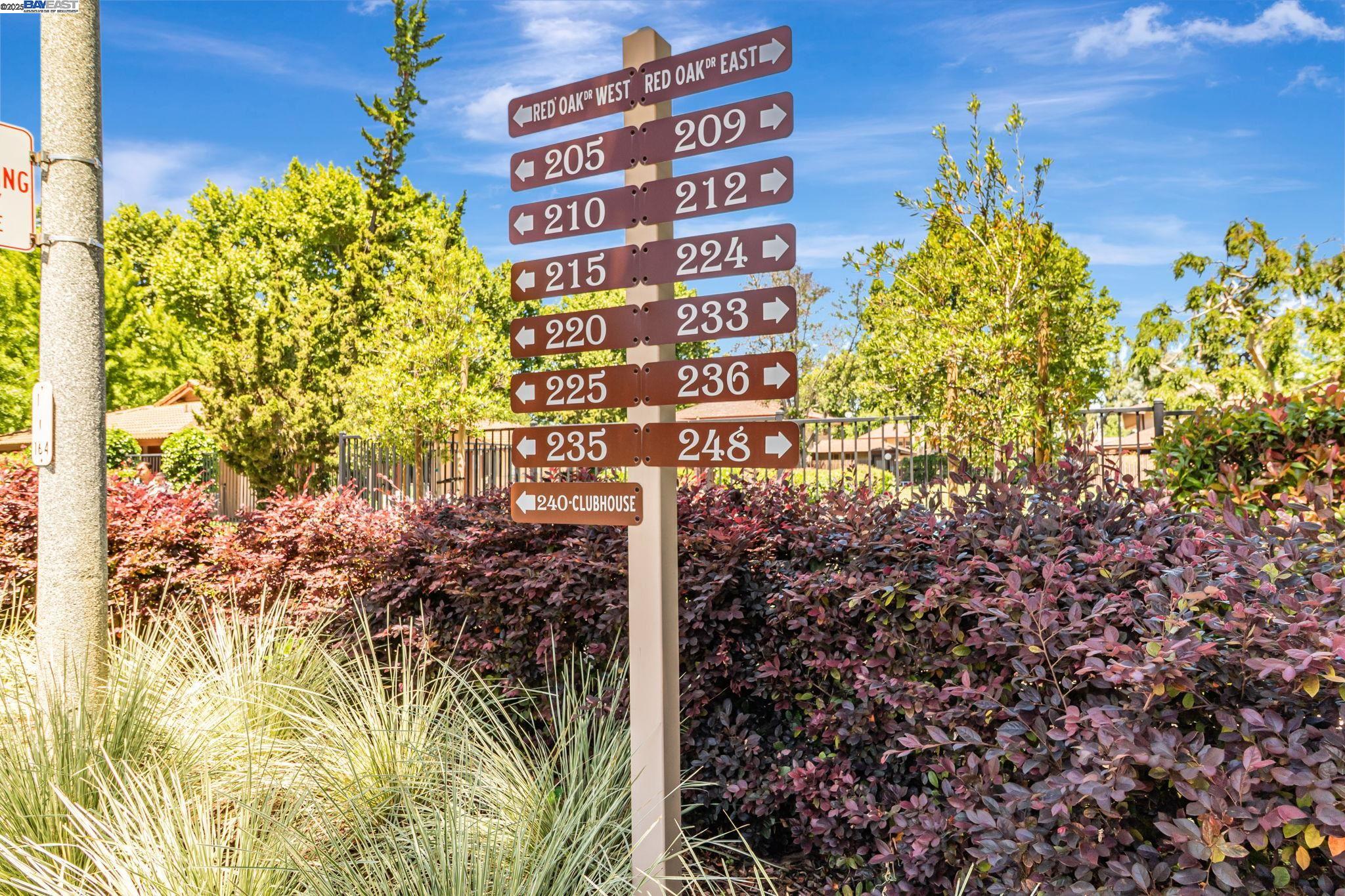 Detail Gallery Image 35 of 39 For 215 Red Oak Dr #C,  Sunnyvale,  CA 94086 - 2 Beds | 1 Baths