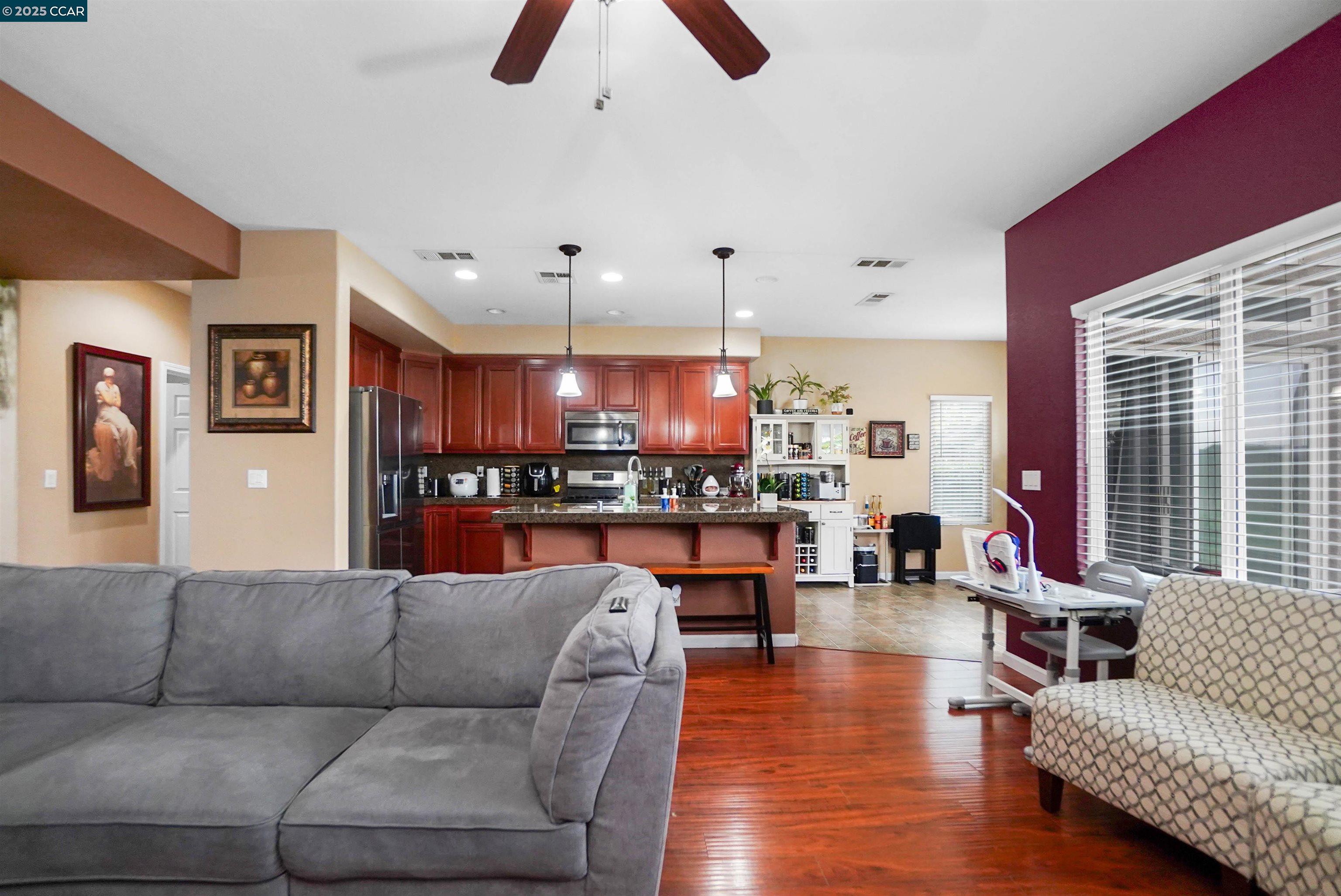 Detail Gallery Image 15 of 44 For 115 Montevino Ct, Oakley,  CA 94561 - 5 Beds | 3 Baths