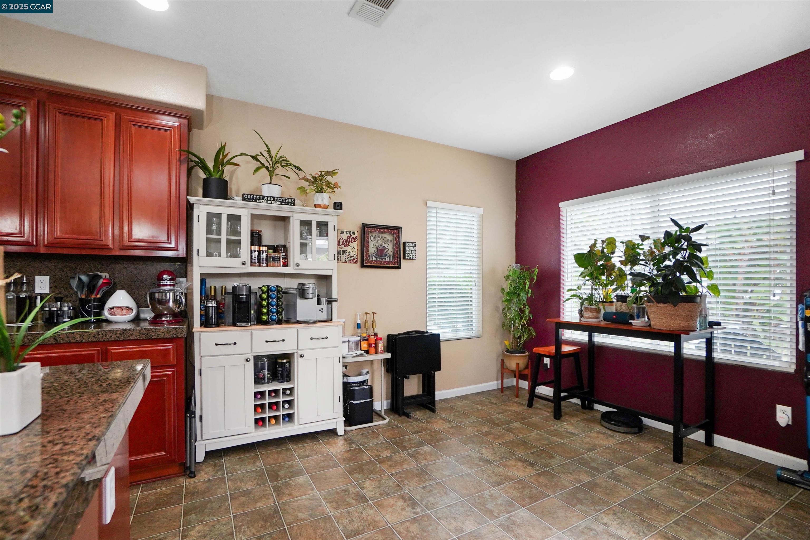Detail Gallery Image 17 of 44 For 115 Montevino Ct, Oakley,  CA 94561 - 5 Beds | 3 Baths