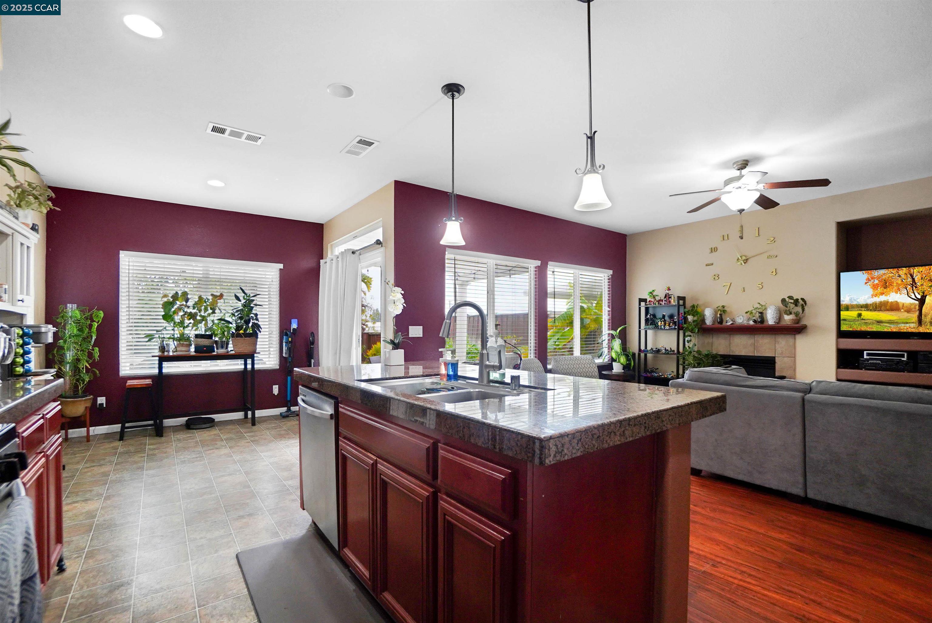 Detail Gallery Image 19 of 44 For 115 Montevino Ct, Oakley,  CA 94561 - 5 Beds | 3 Baths