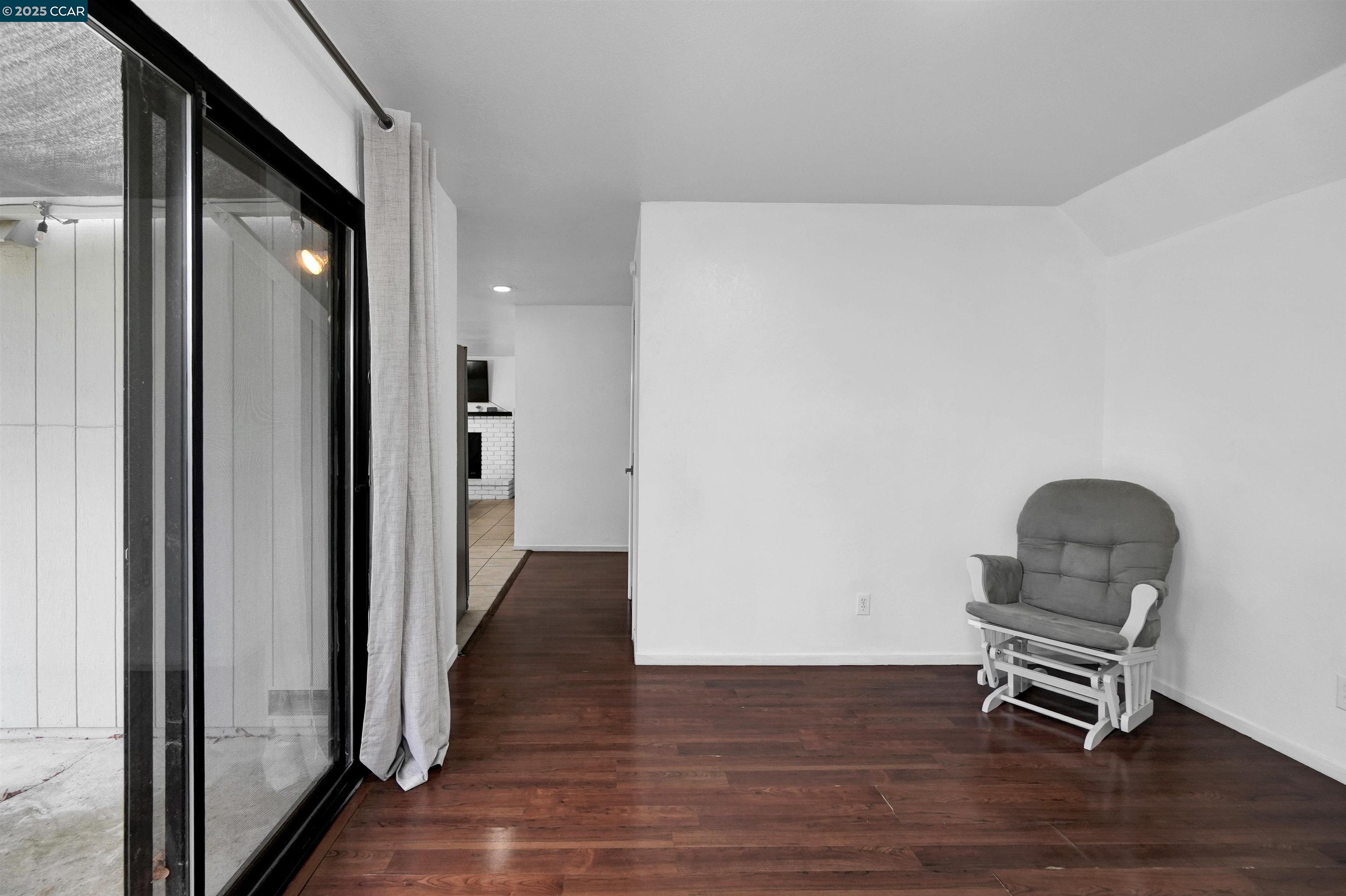 Detail Gallery Image 13 of 48 For 185 Woodridge Cir, Vacaville,  CA 95687 - 4 Beds | 2/1 Baths