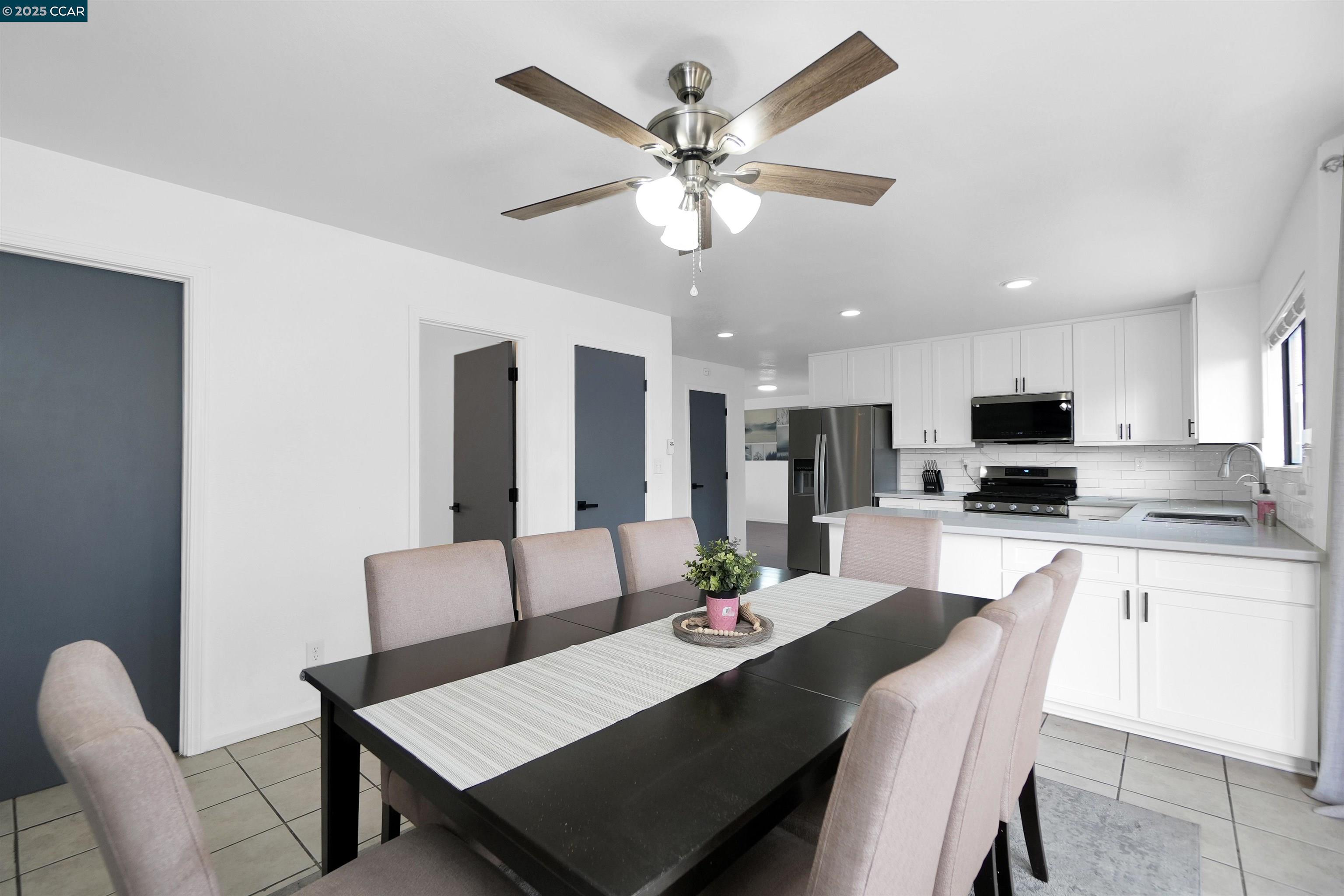 Detail Gallery Image 20 of 48 For 185 Woodridge Cir, Vacaville,  CA 95687 - 4 Beds | 2/1 Baths