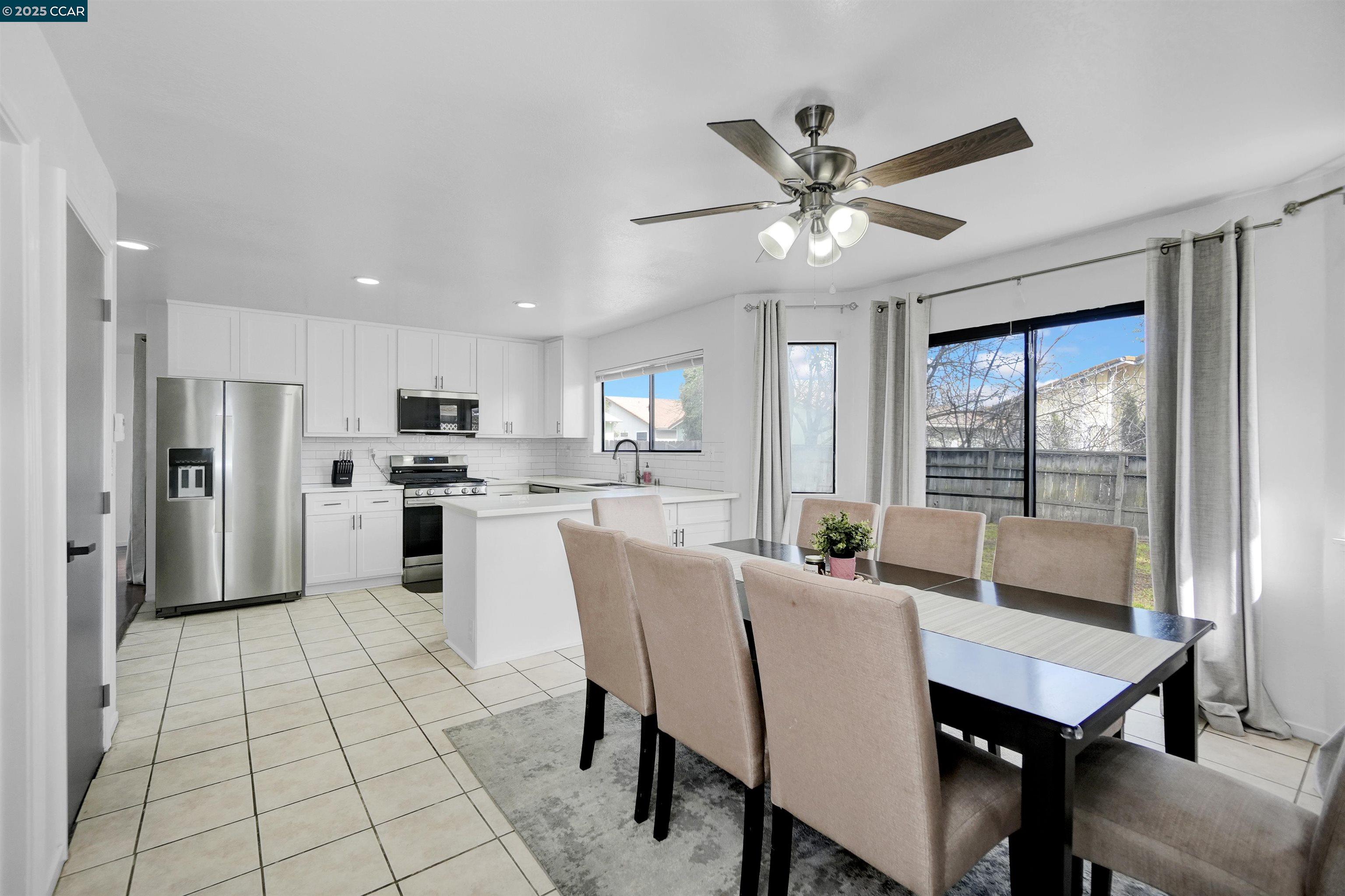 Detail Gallery Image 22 of 48 For 185 Woodridge Cir, Vacaville,  CA 95687 - 4 Beds | 2/1 Baths