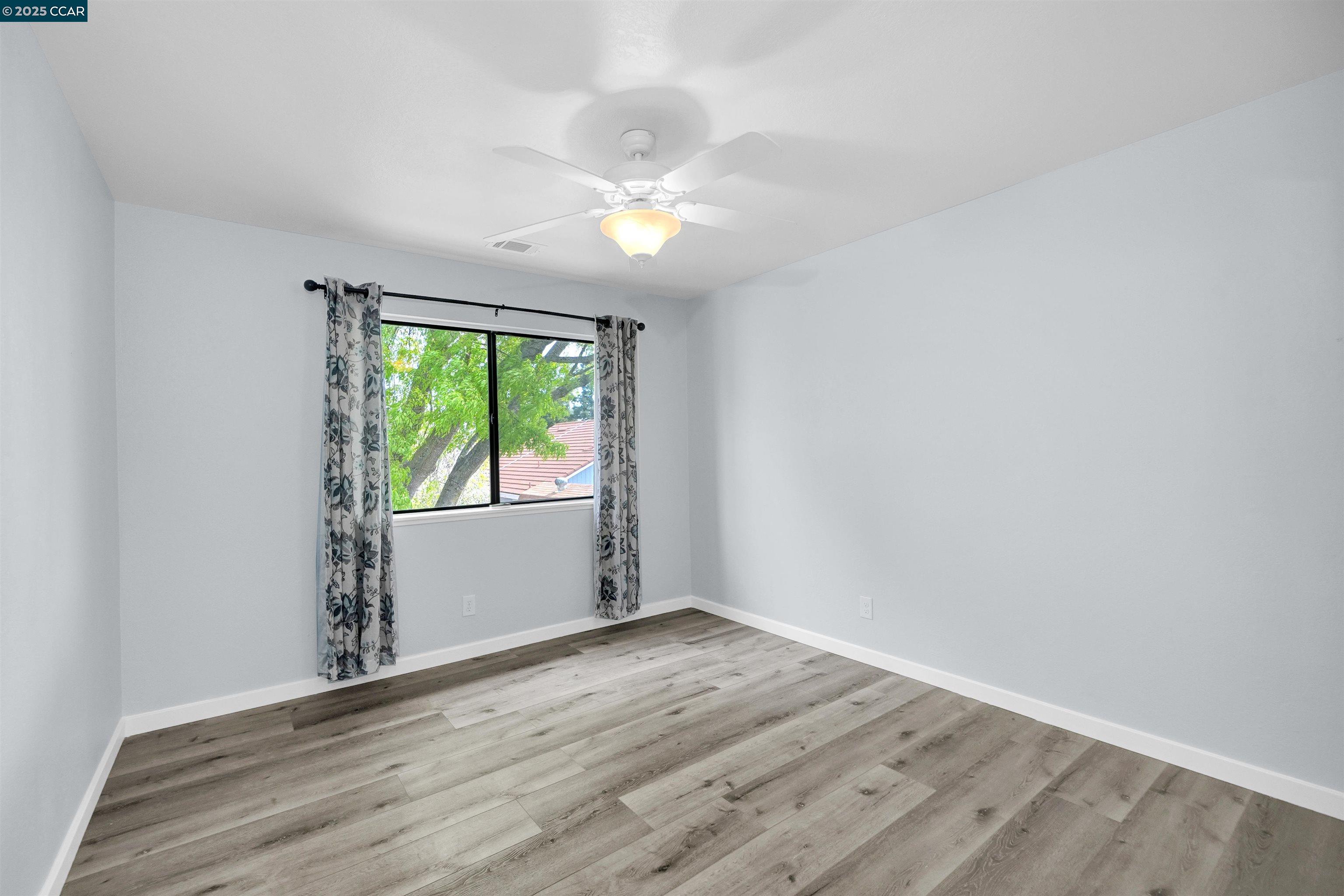 Detail Gallery Image 28 of 48 For 185 Woodridge Cir, Vacaville,  CA 95687 - 4 Beds | 2/1 Baths