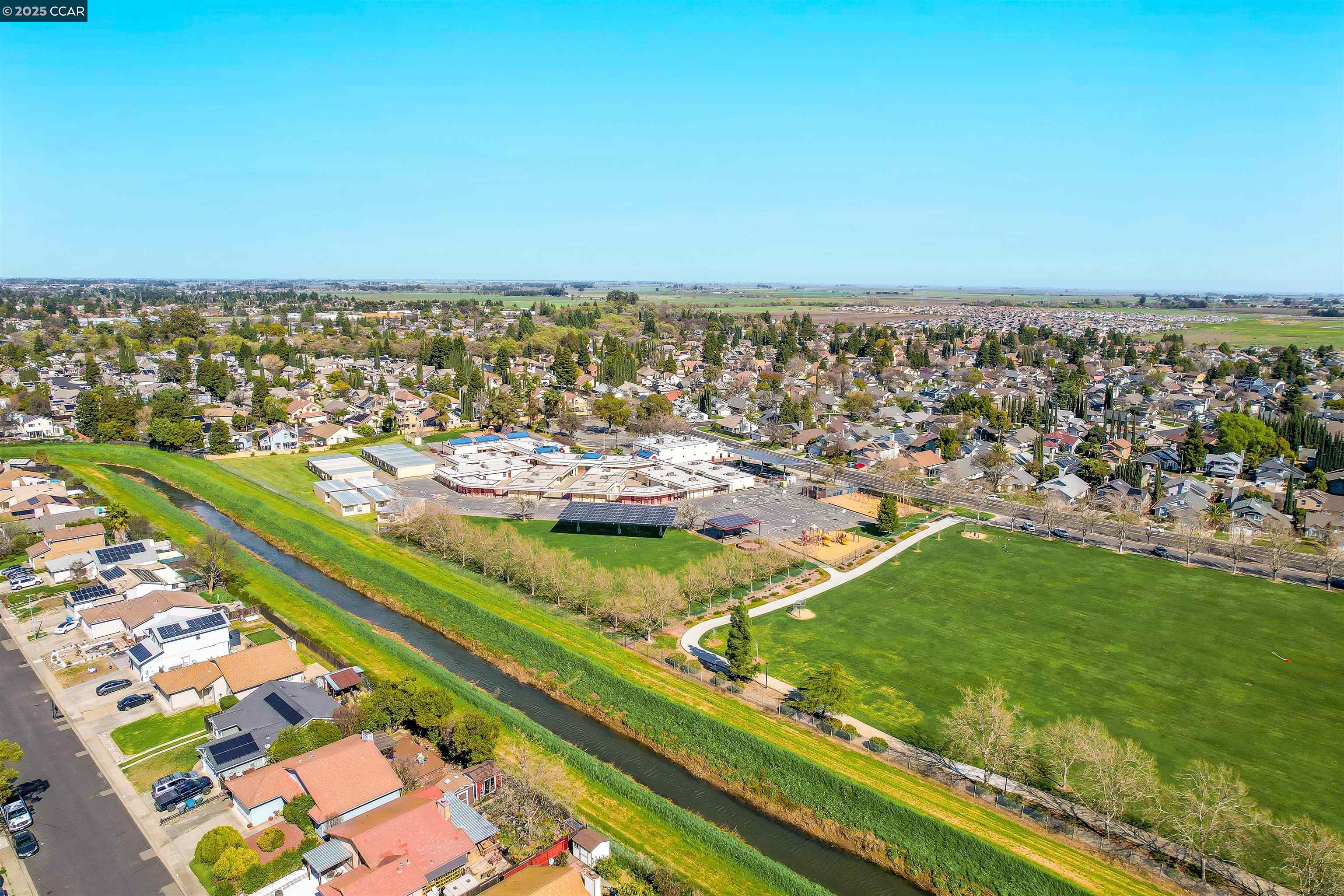 Detail Gallery Image 44 of 48 For 185 Woodridge Cir, Vacaville,  CA 95687 - 4 Beds | 2/1 Baths