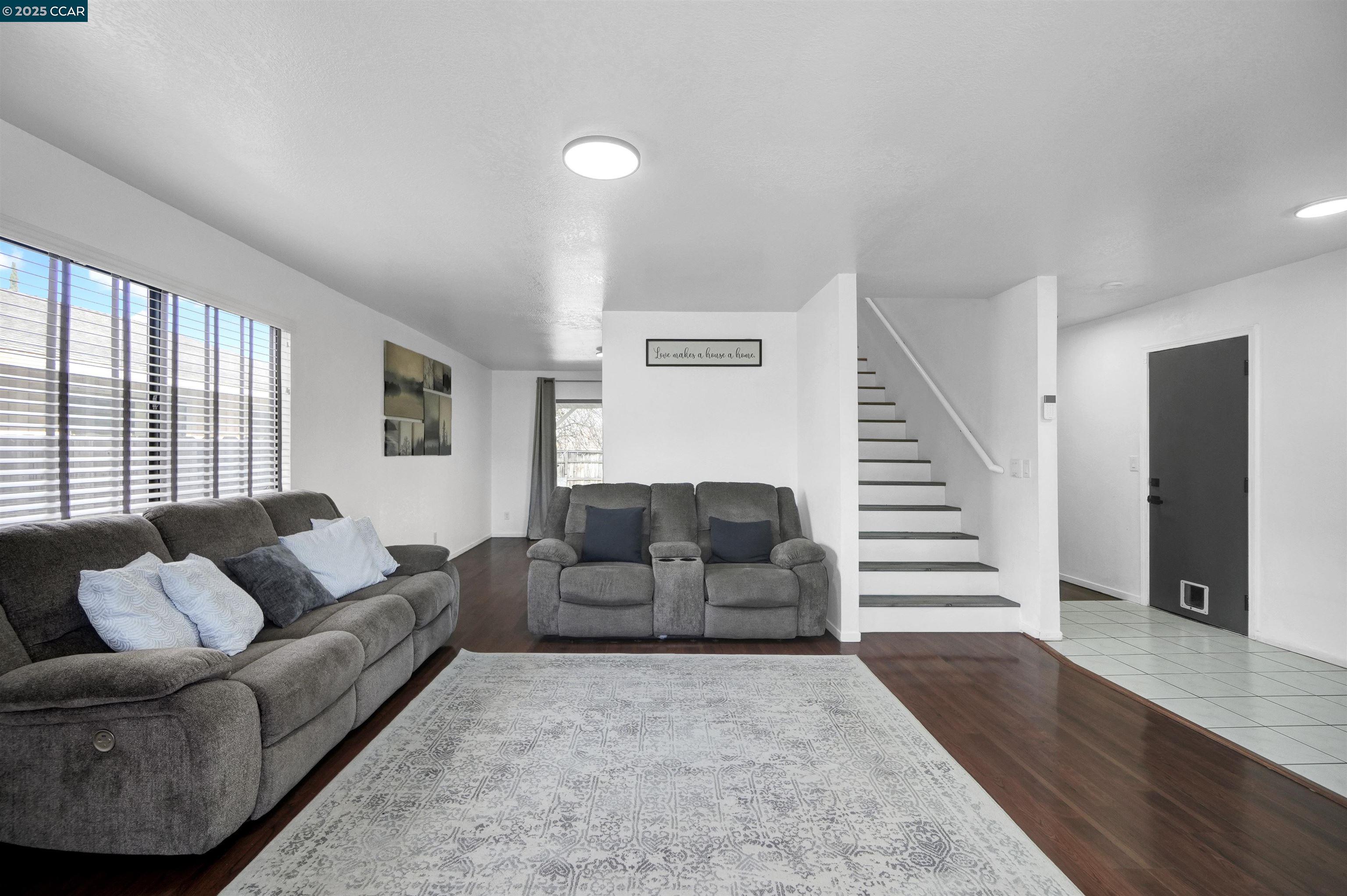 Detail Gallery Image 10 of 48 For 185 Woodridge Cir, Vacaville,  CA 95687 - 4 Beds | 2/1 Baths