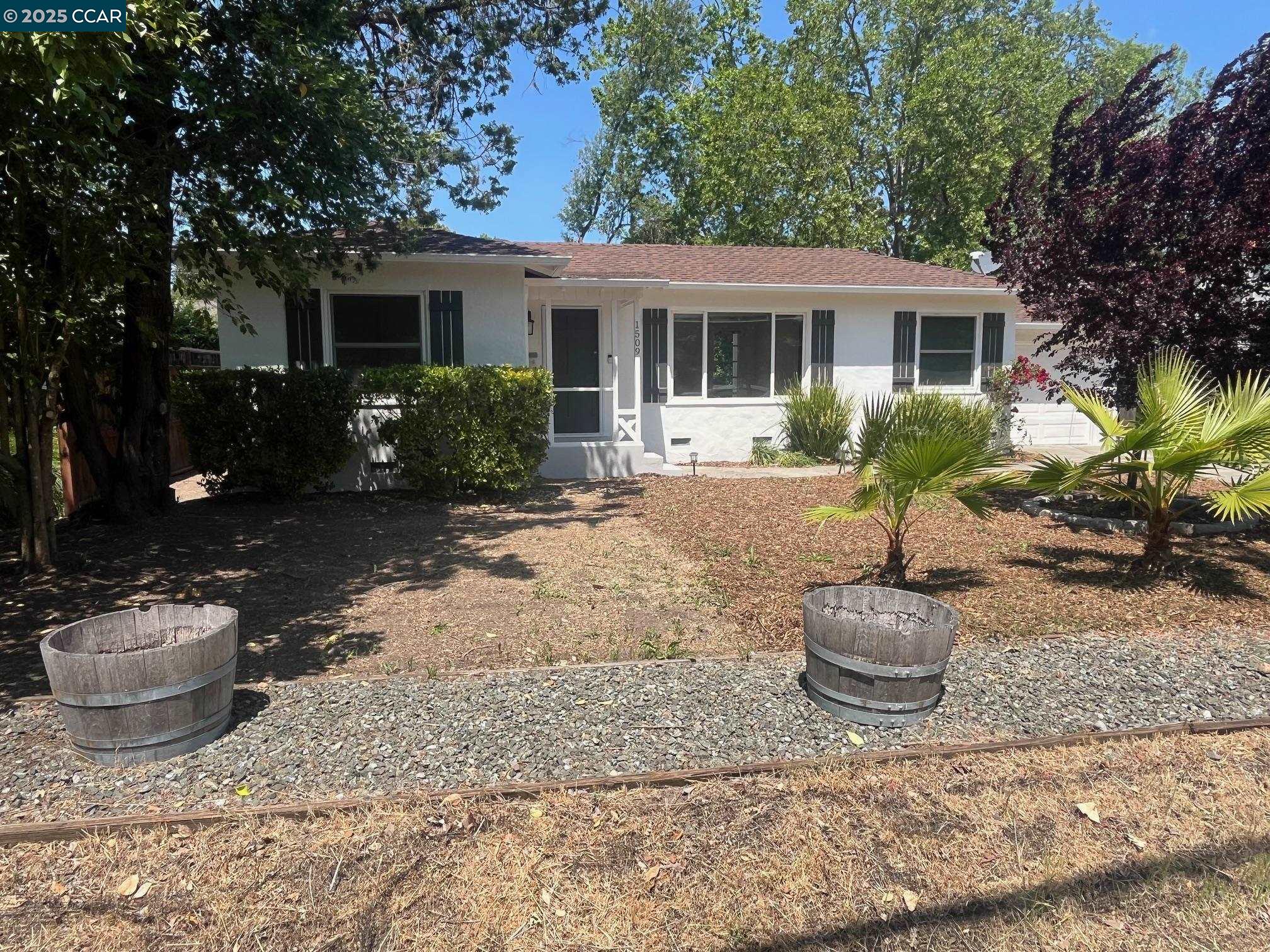 Detail Gallery Image 1 of 1 For 1509 Lake St, Calistoga,  CA 94515 - 2 Beds | 1 Baths