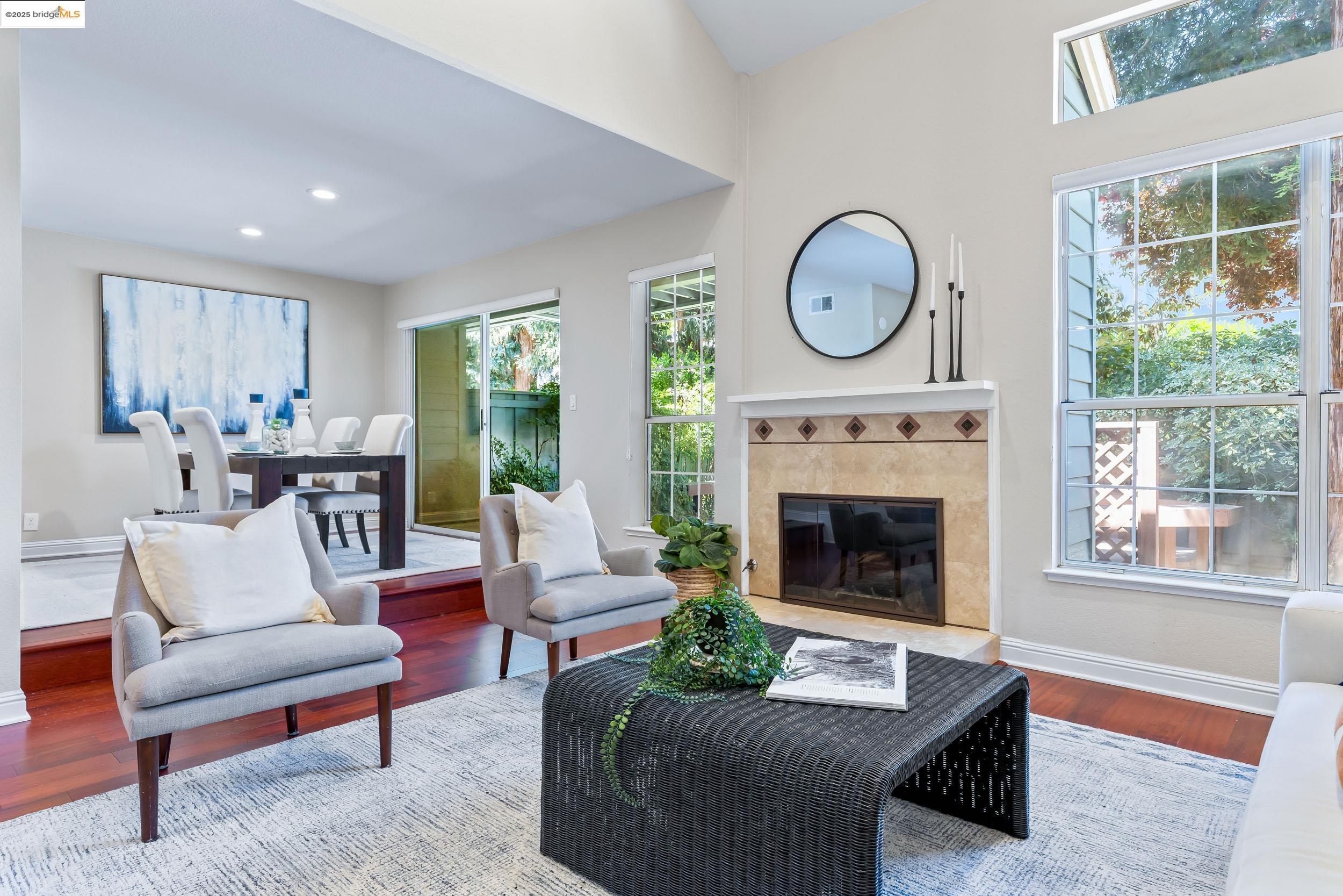 Detail Gallery Image 11 of 38 For 1859 Stratton Cir, Walnut Creek,  CA 94598 - 3 Beds | 3 Baths