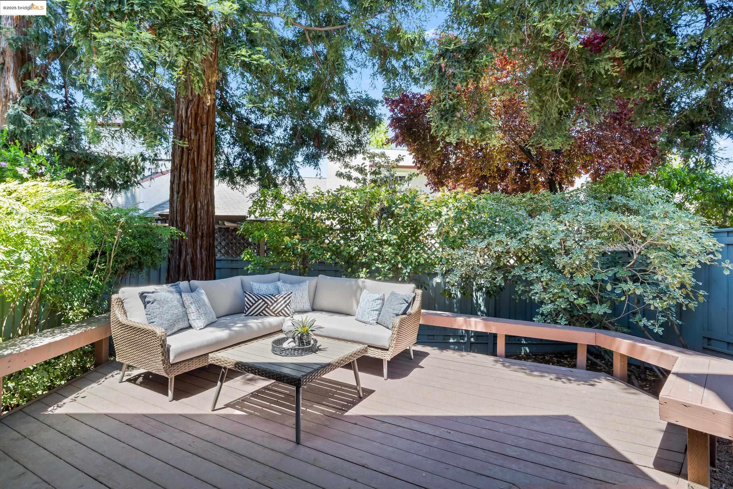 Detail Gallery Image 16 of 38 For 1859 Stratton Cir, Walnut Creek,  CA 94598 - 3 Beds | 3 Baths