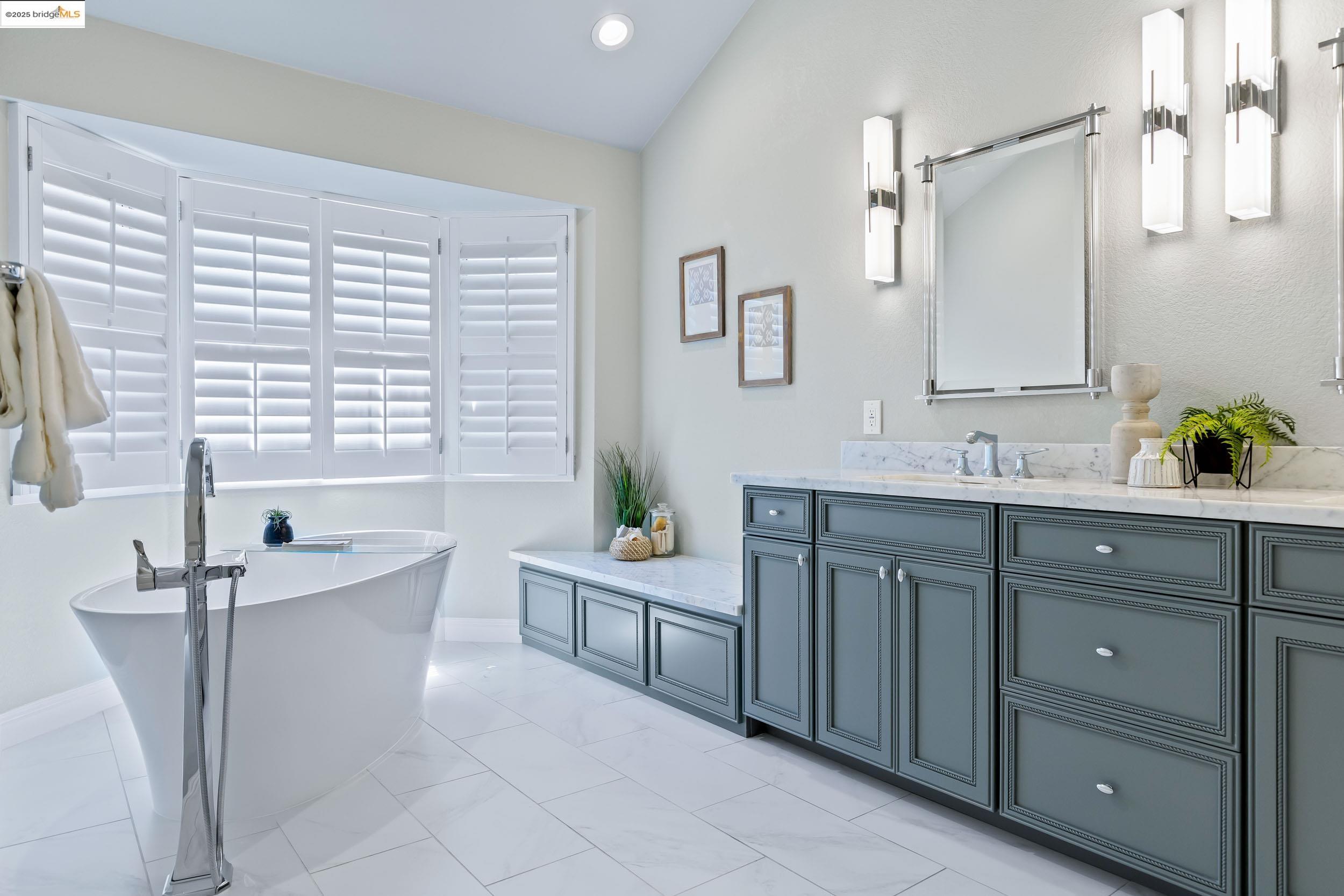 Detail Gallery Image 22 of 38 For 1859 Stratton Cir, Walnut Creek,  CA 94598 - 3 Beds | 3 Baths