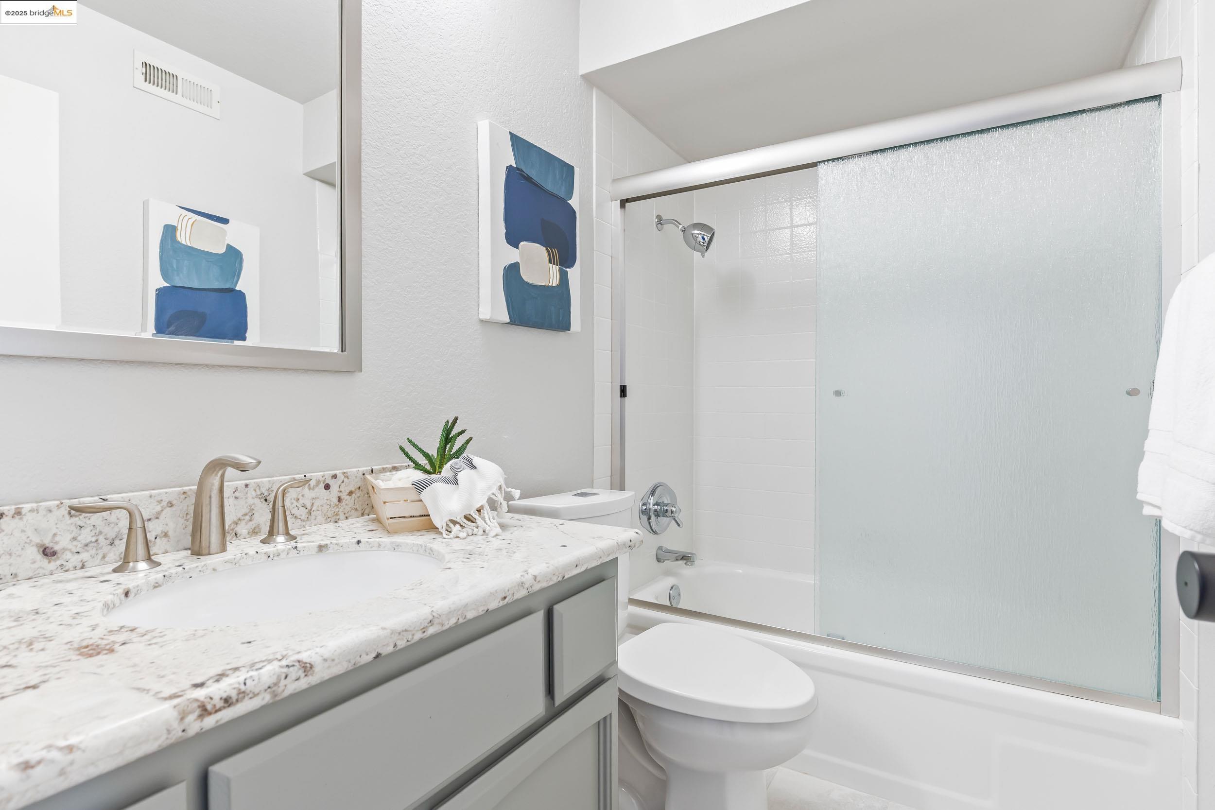 Detail Gallery Image 32 of 38 For 1859 Stratton Cir, Walnut Creek,  CA 94598 - 3 Beds | 3 Baths