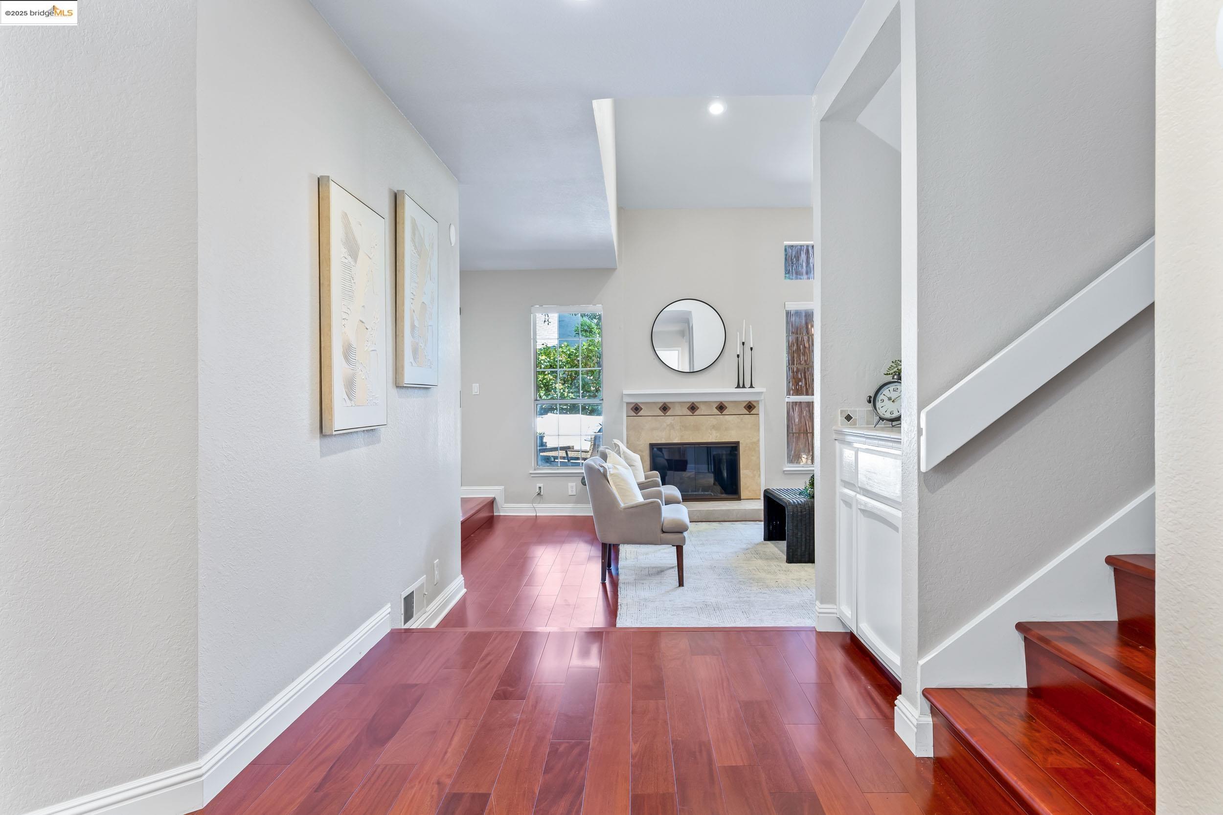 Detail Gallery Image 5 of 38 For 1859 Stratton Cir, Walnut Creek,  CA 94598 - 3 Beds | 3 Baths