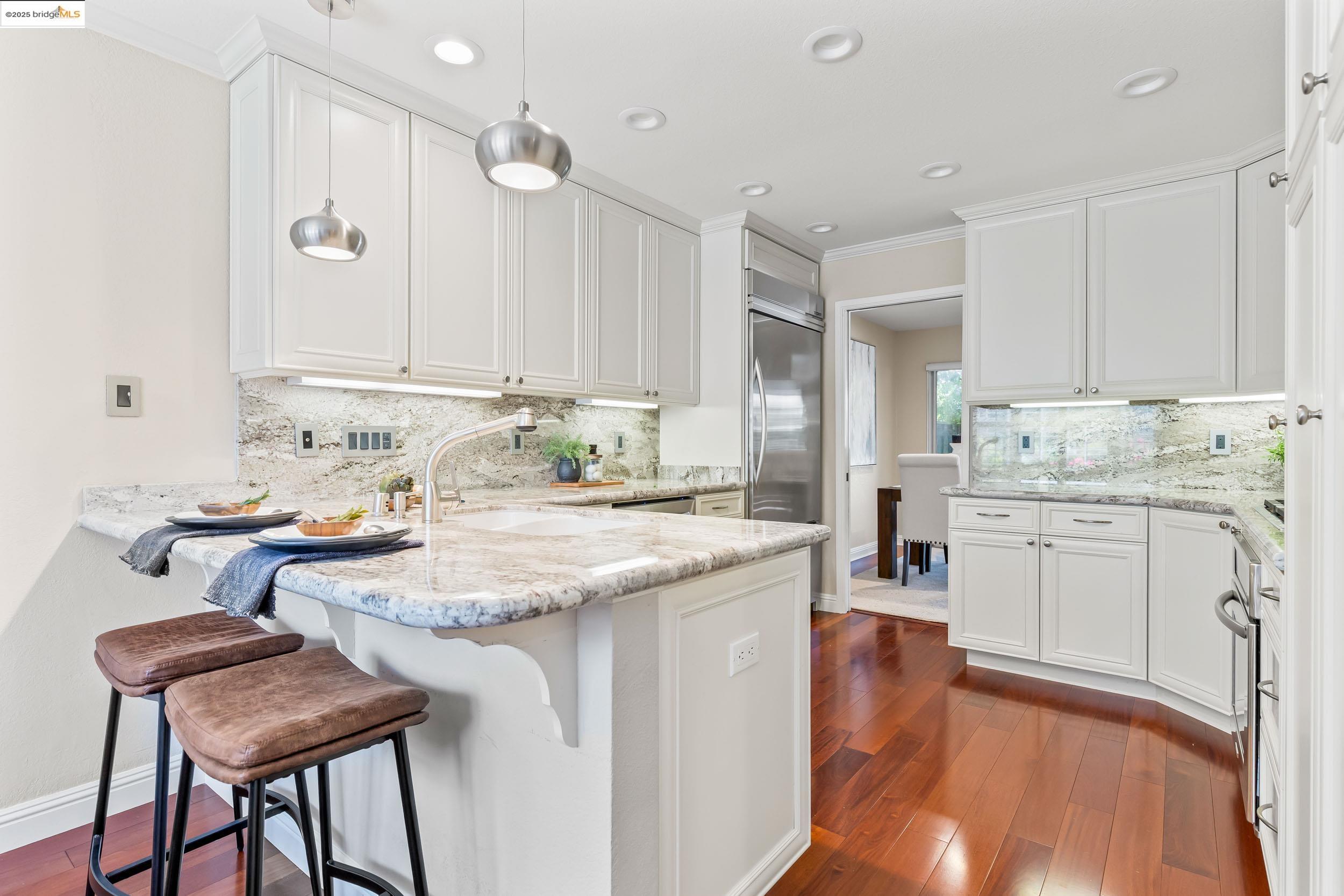 Detail Gallery Image 6 of 38 For 1859 Stratton Cir, Walnut Creek,  CA 94598 - 3 Beds | 3 Baths