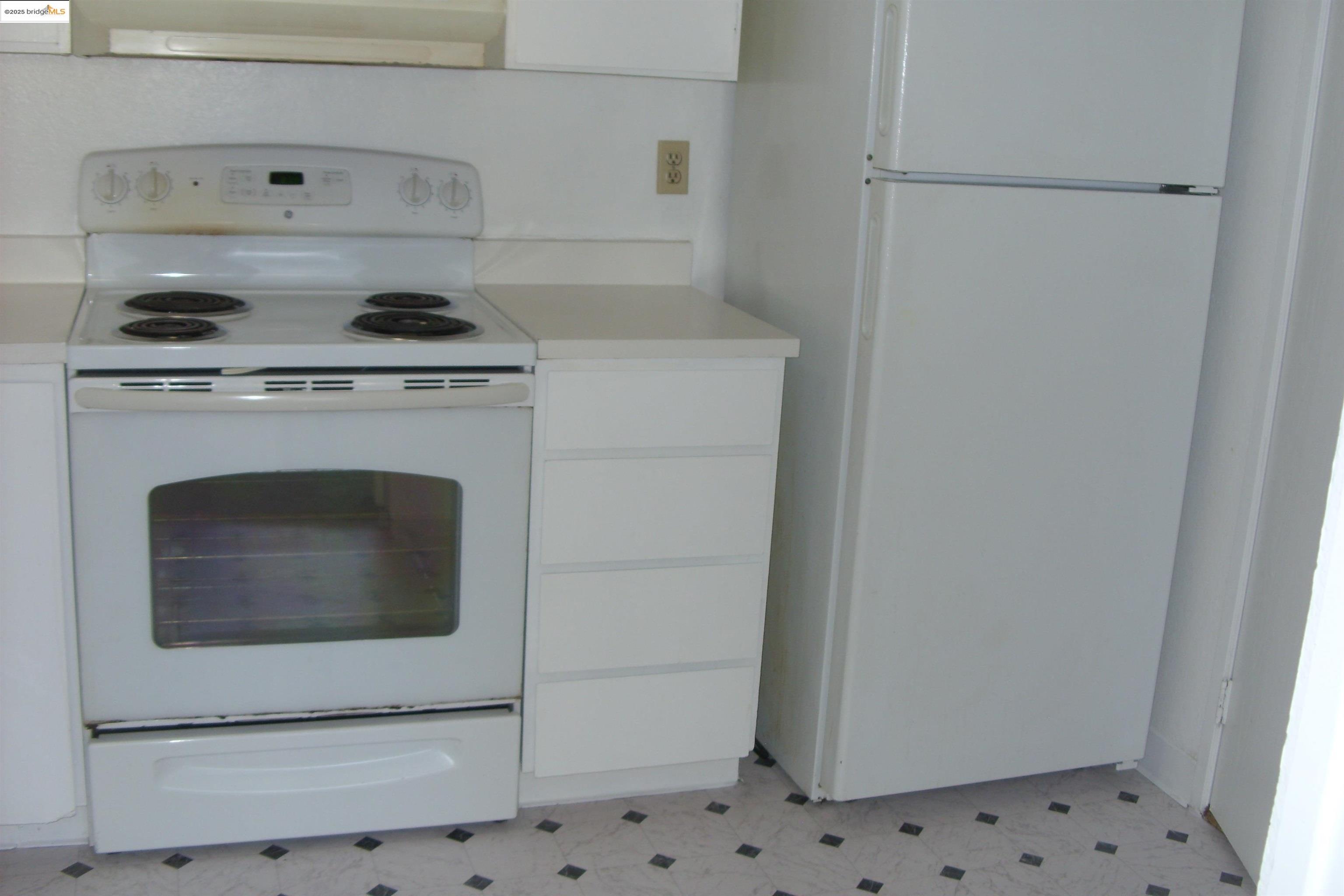 Detail Gallery Image 8 of 11 For 555 Pierce St #104,  Albany,  CA 94706 - 1 Beds | 1 Baths