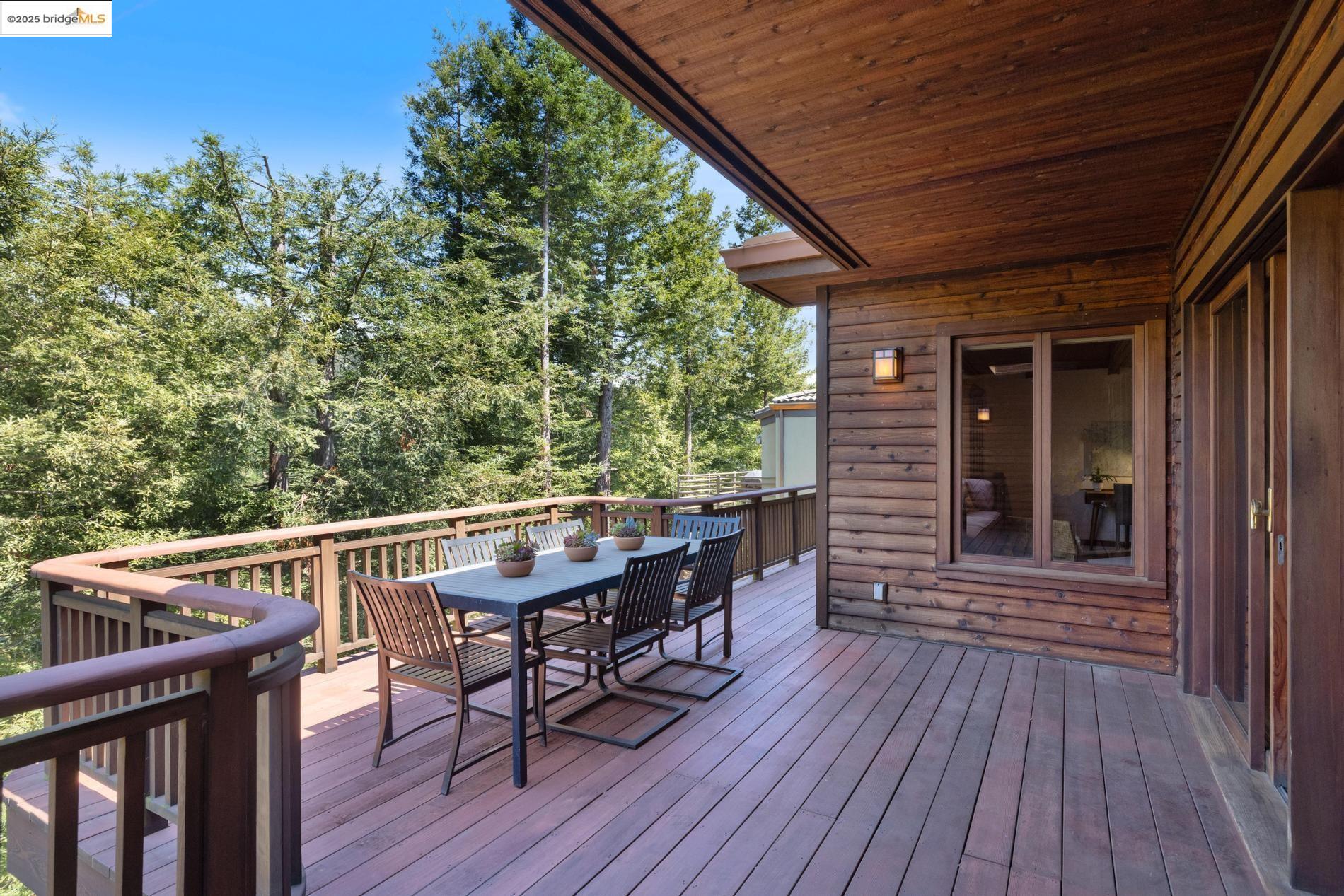 Detail Gallery Image 21 of 60 For 6890 Charing Cross Road, Berkeley,  CA 94705 - 3 Beds | 2/1 Baths