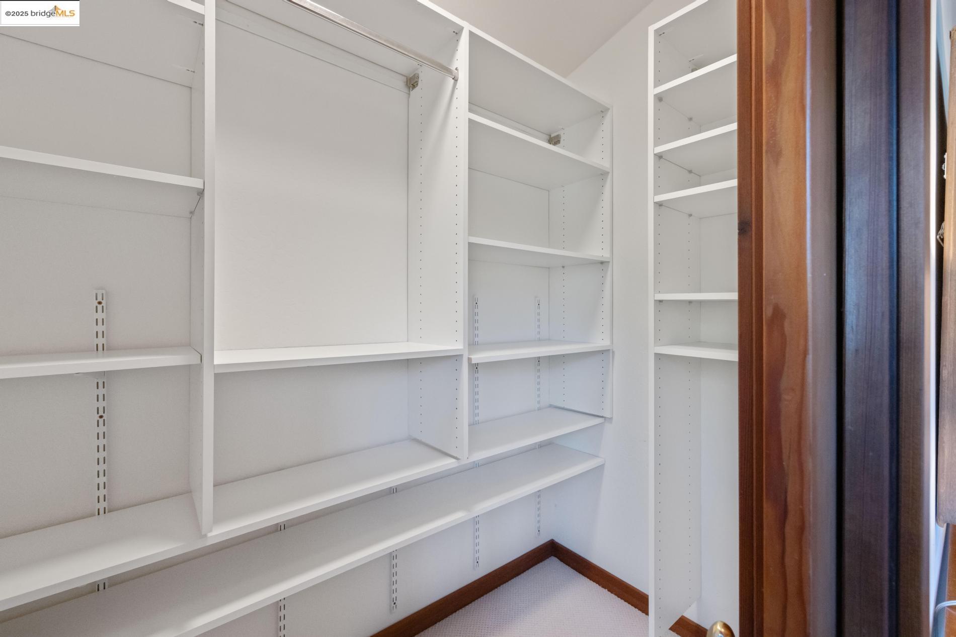 Detail Gallery Image 27 of 60 For 6890 Charing Cross Road, Berkeley,  CA 94705 - 3 Beds | 2/1 Baths