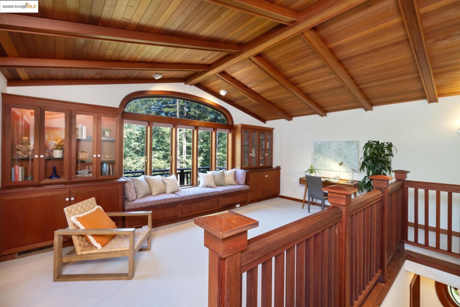 Detail Gallery Image 33 of 60 For 6890 Charing Cross Road, Berkeley,  CA 94705 - 3 Beds | 2/1 Baths