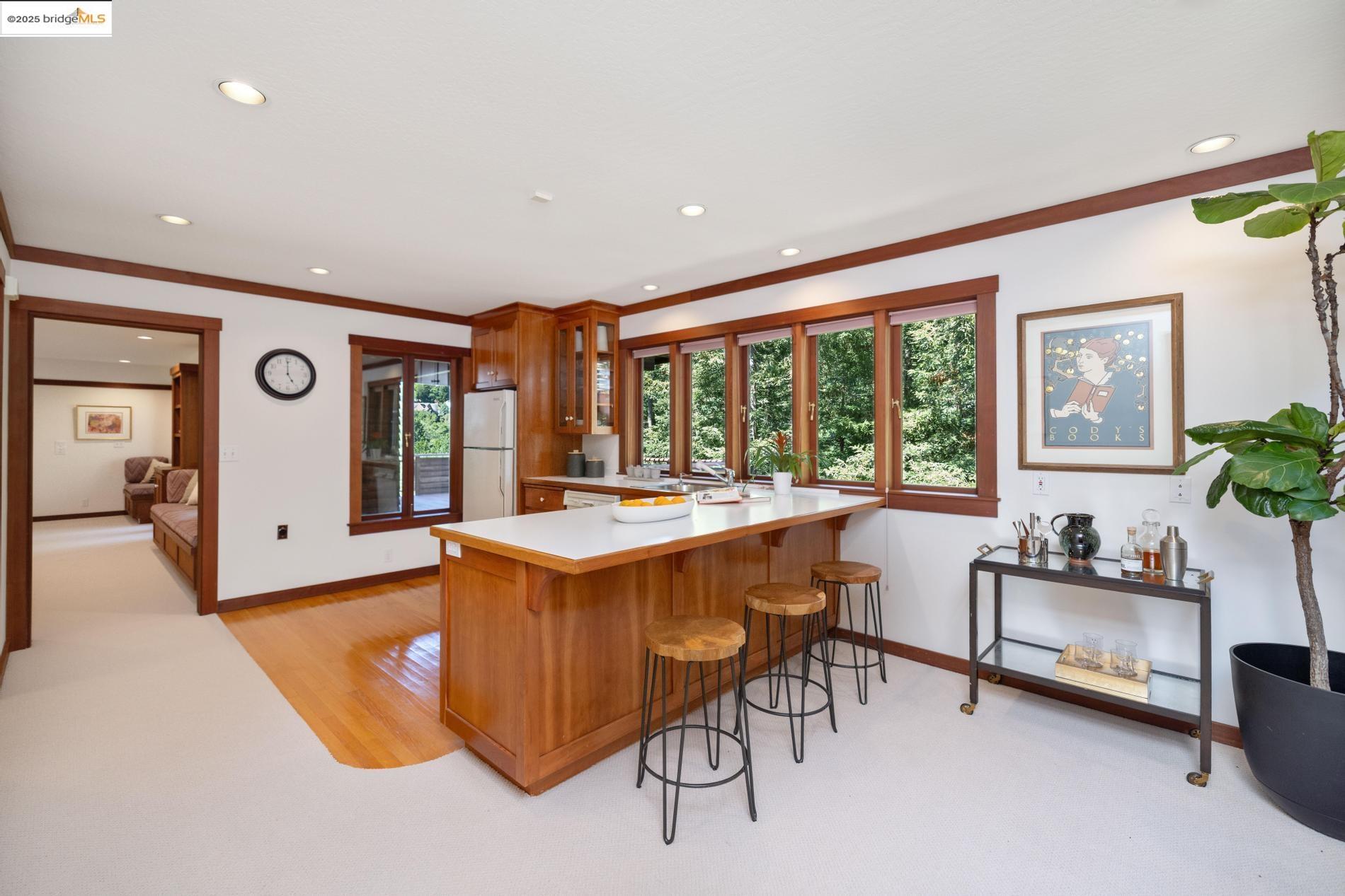 Detail Gallery Image 40 of 60 For 6890 Charing Cross Road, Berkeley,  CA 94705 - 3 Beds | 2/1 Baths