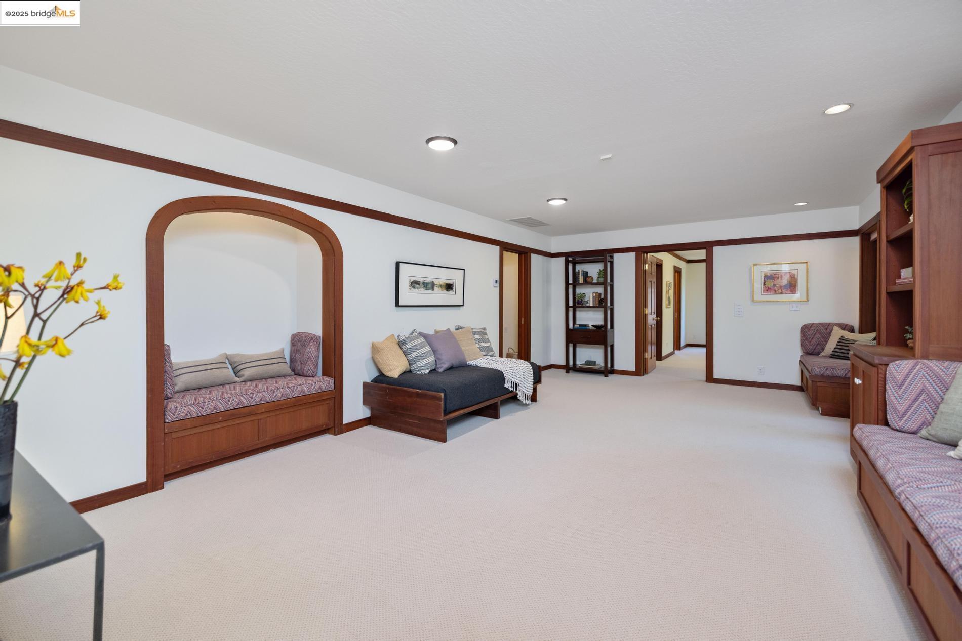 Detail Gallery Image 42 of 60 For 6890 Charing Cross Road, Berkeley,  CA 94705 - 3 Beds | 2/1 Baths