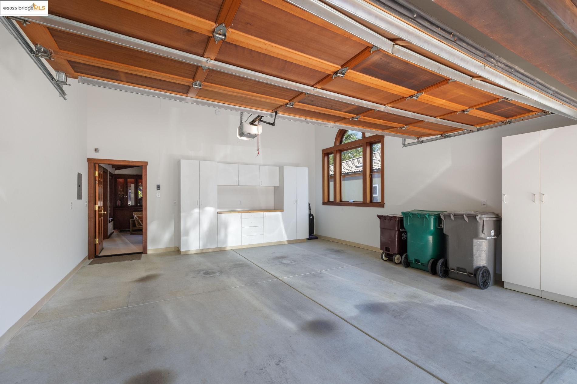 Detail Gallery Image 55 of 60 For 6890 Charing Cross Road, Berkeley,  CA 94705 - 3 Beds | 2/1 Baths