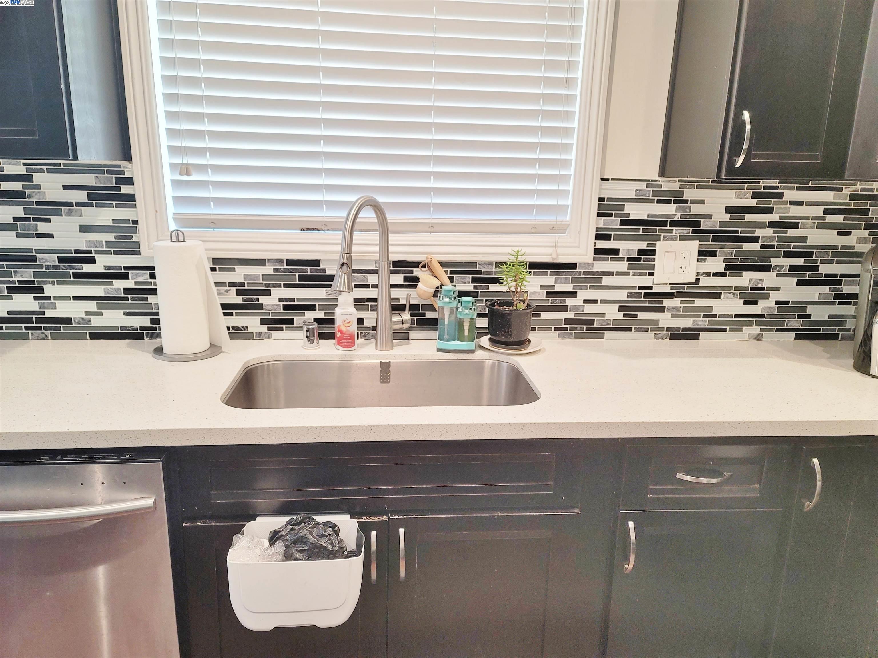 Detail Gallery Image 6 of 22 For 2802 Tennessee St, Vallejo,  CA 94591 - 3 Beds | 1 Baths