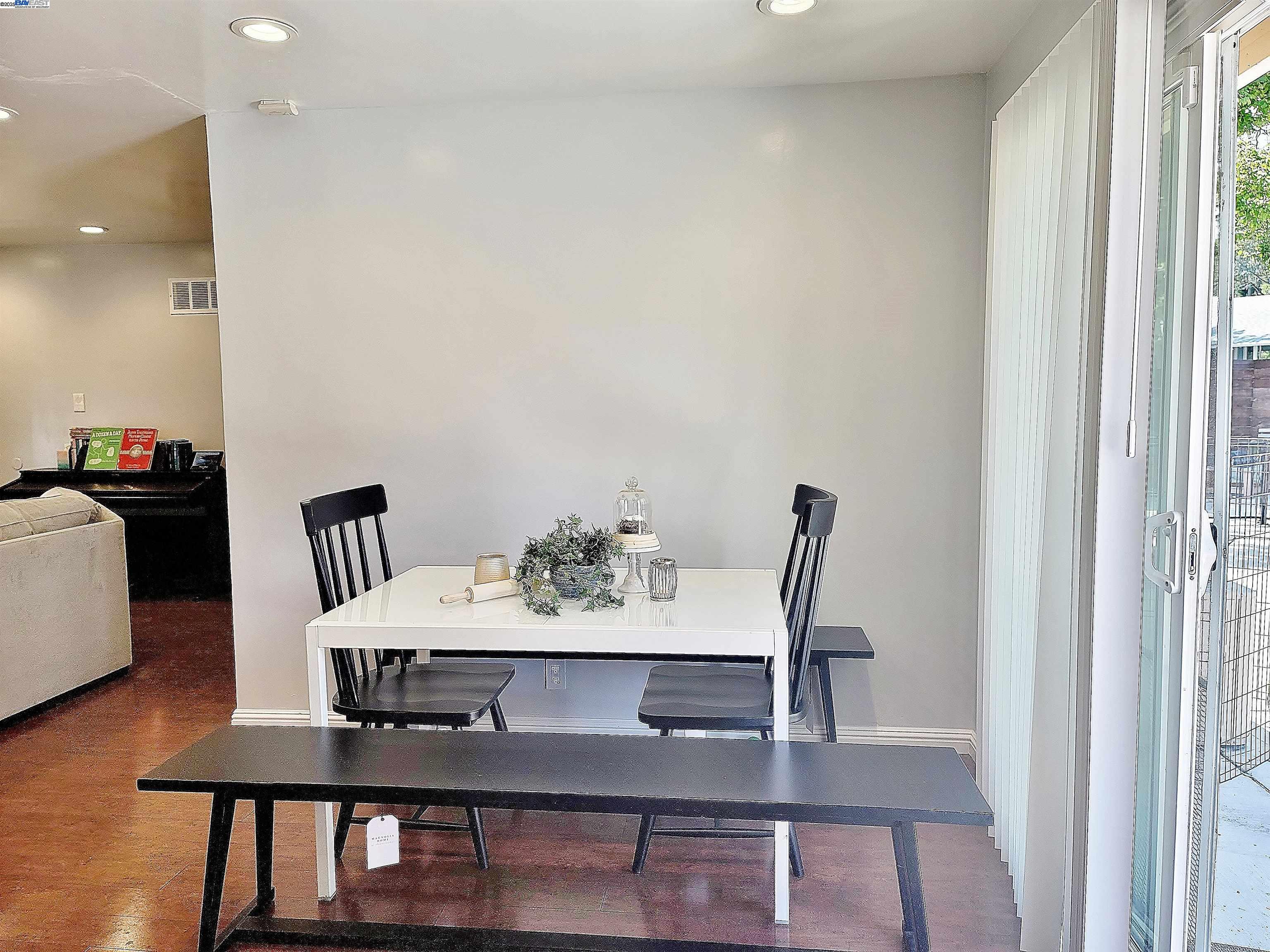 Detail Gallery Image 6 of 15 For 2802 Tennessee St, Vallejo,  CA 94591 - 3 Beds | 1 Baths