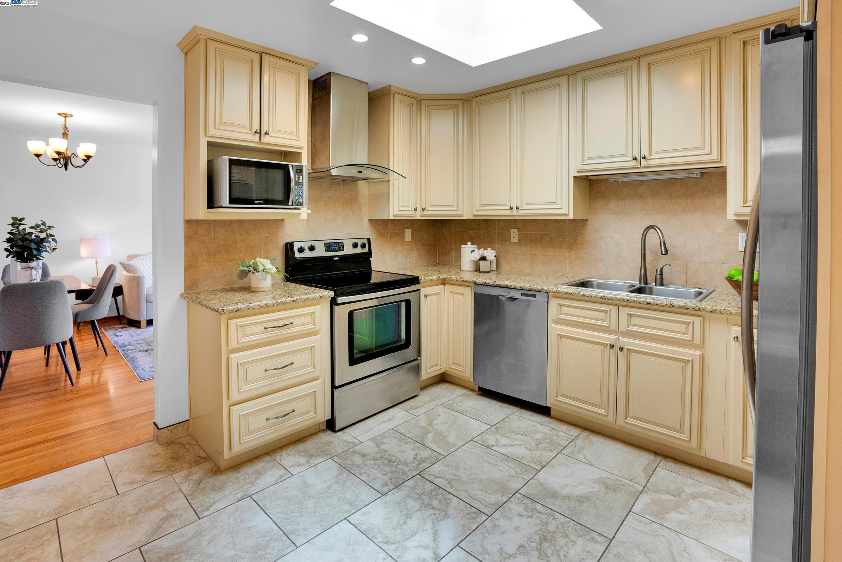 Detail Gallery Image 12 of 30 For 1761 W Campbell Ave, Campbell,  CA 95008 - 3 Beds | 2 Baths