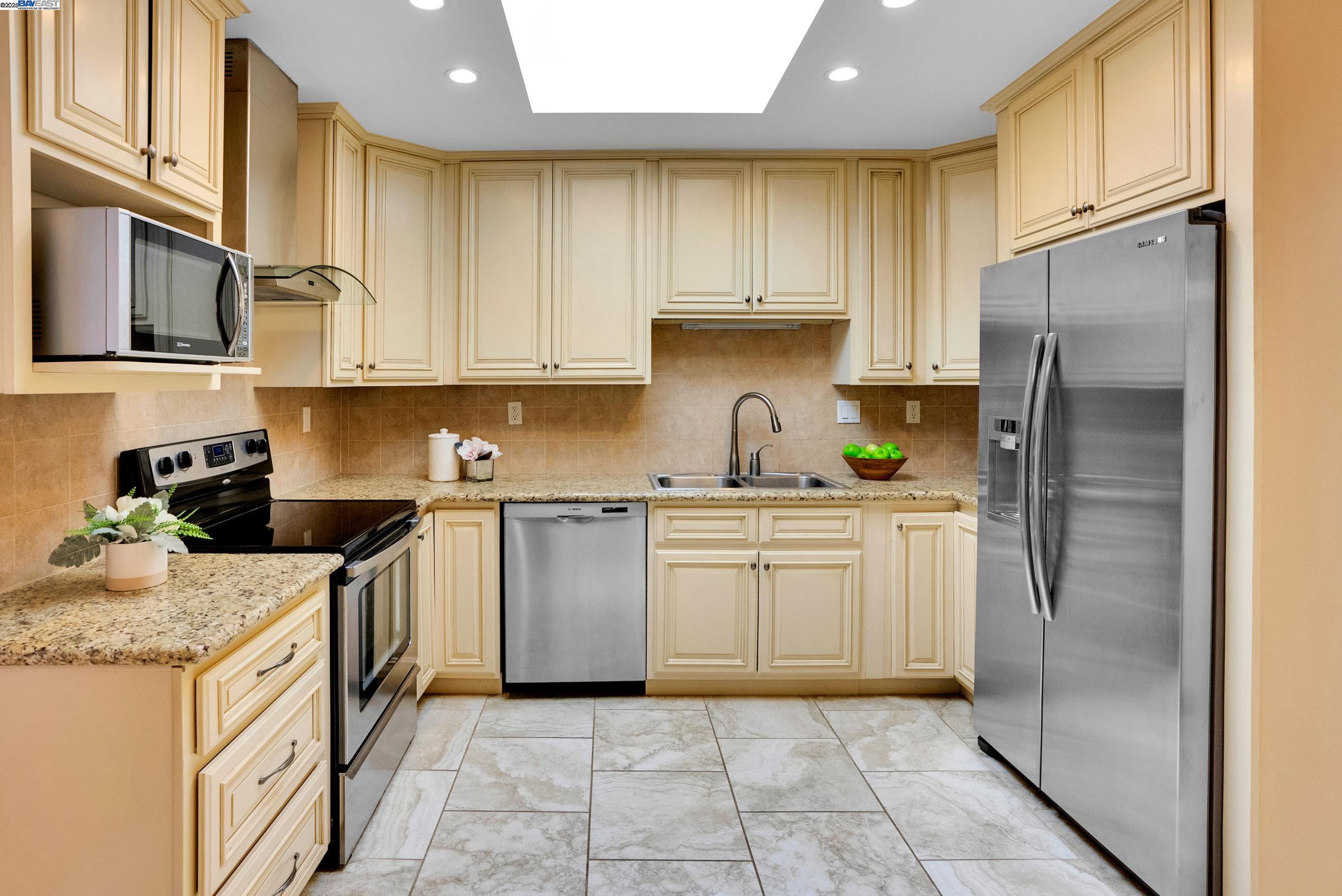Detail Gallery Image 13 of 30 For 1761 W Campbell Ave, Campbell,  CA 95008 - 3 Beds | 2 Baths