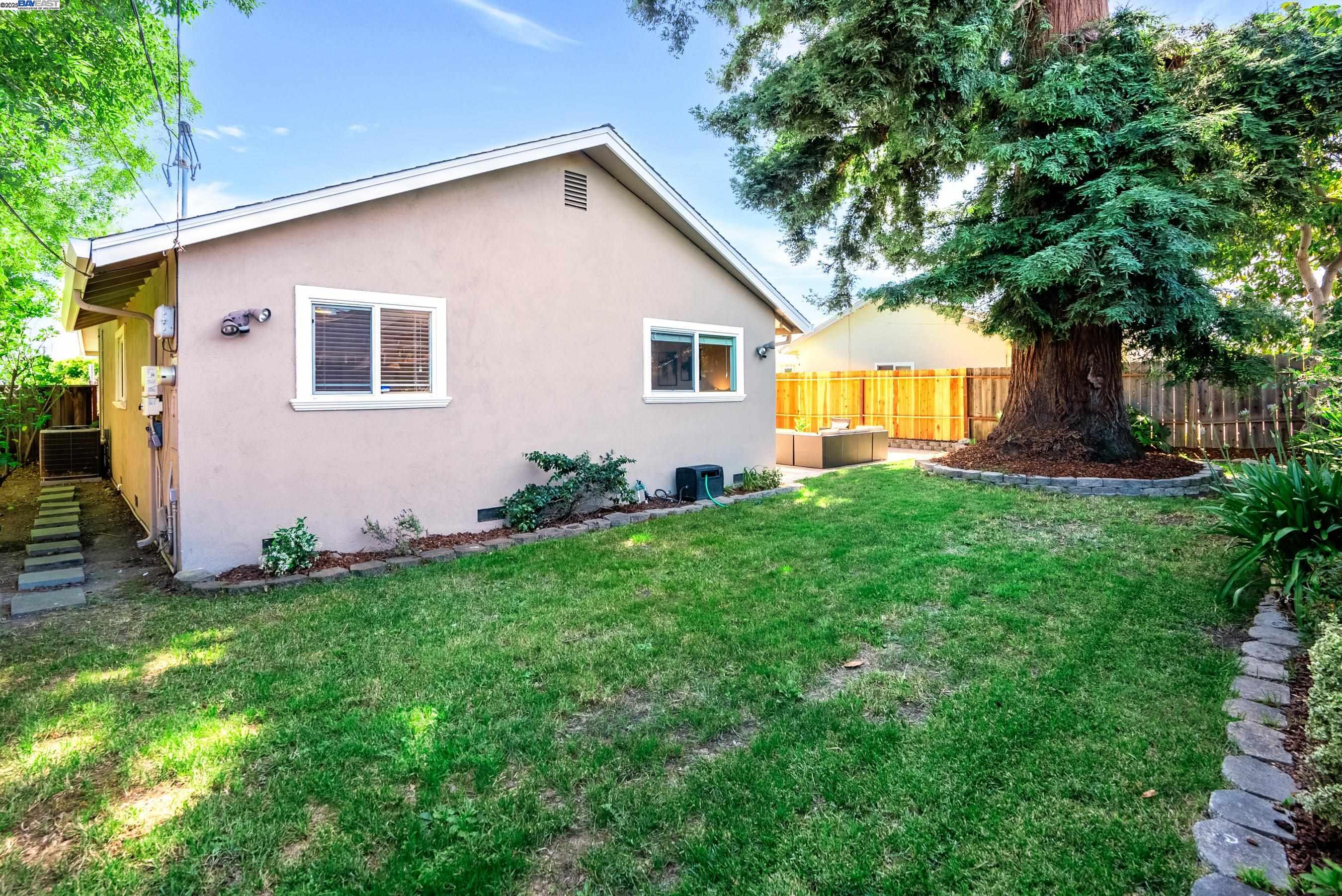 Detail Gallery Image 28 of 30 For 1761 W Campbell Ave, Campbell,  CA 95008 - 3 Beds | 2 Baths