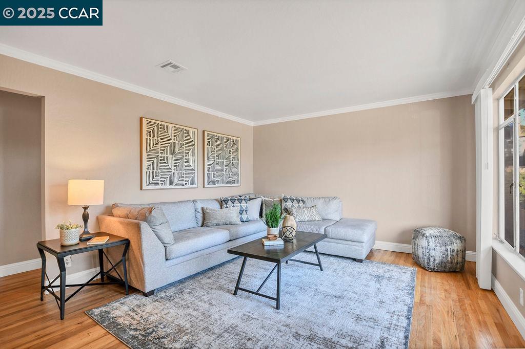 Detail Gallery Image 4 of 27 For 417 Lynn Ave, Antioch,  CA 94509 - 3 Beds | 2 Baths