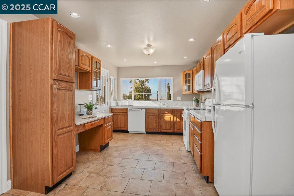 Detail Gallery Image 7 of 27 For 417 Lynn Ave, Antioch,  CA 94509 - 3 Beds | 2 Baths