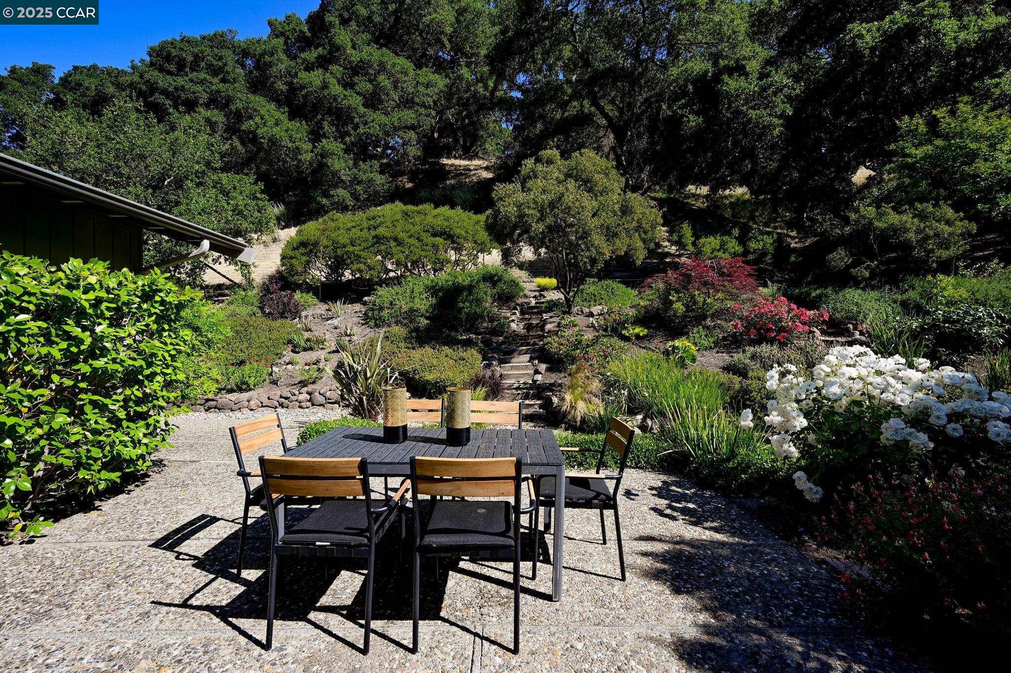 Detail Gallery Image 34 of 58 For 149 Castle Ct, Lafayette,  CA 94549 - 4 Beds | 2/1 Baths