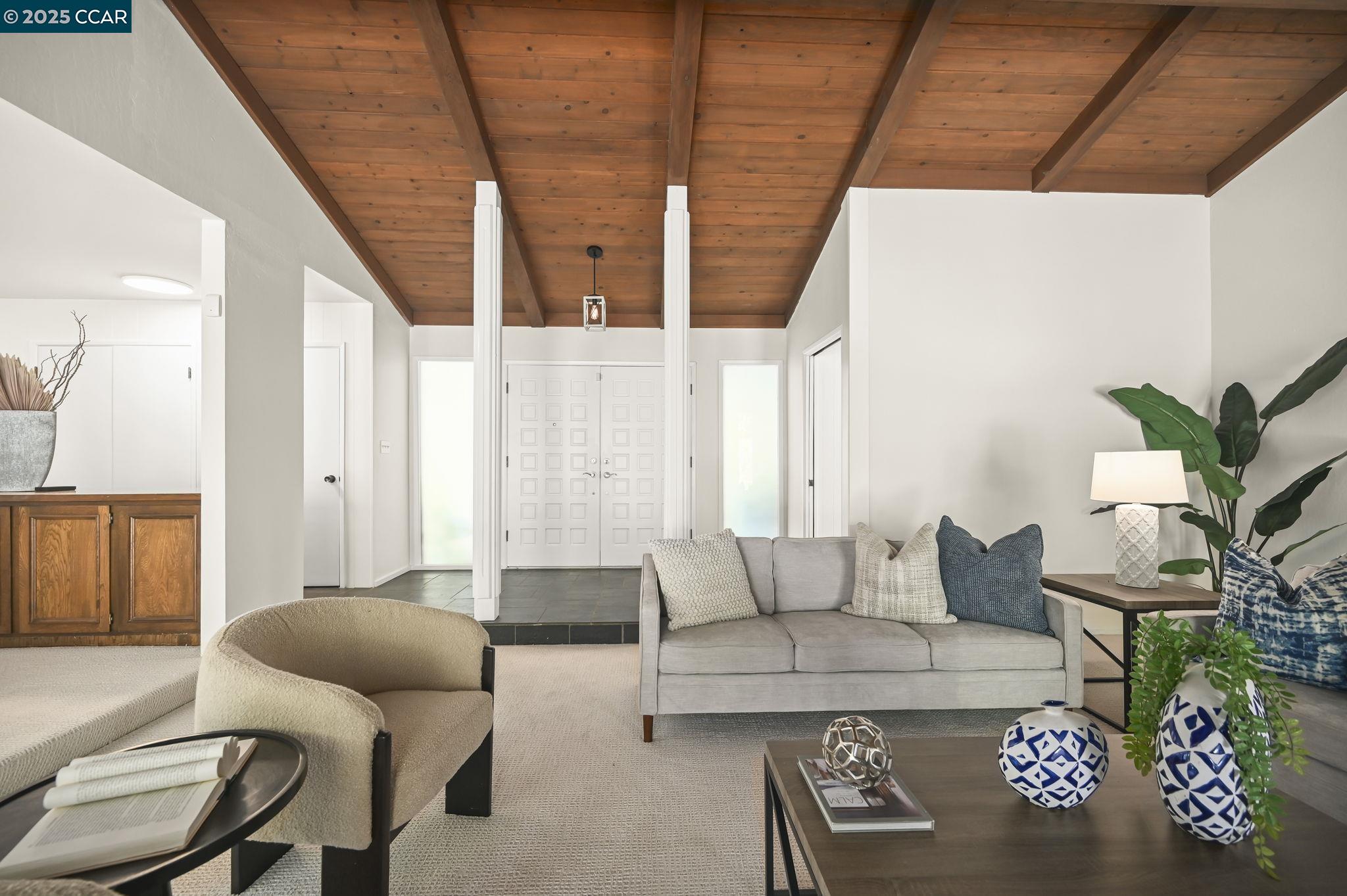 Detail Gallery Image 6 of 58 For 149 Castle Ct, Lafayette,  CA 94549 - 4 Beds | 2/1 Baths