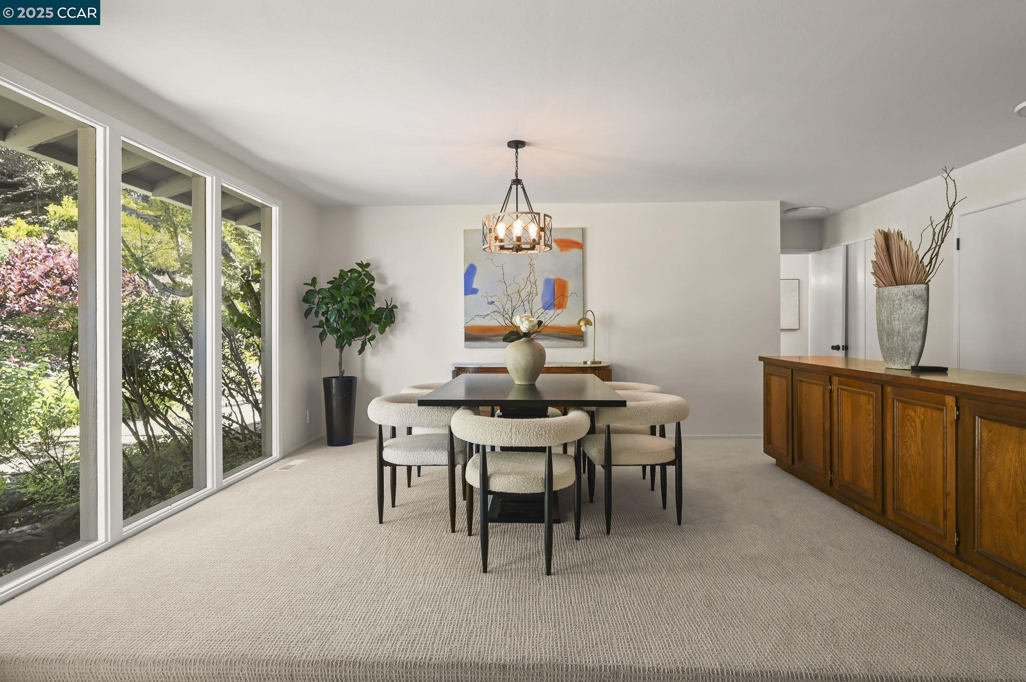 Detail Gallery Image 9 of 58 For 149 Castle Ct, Lafayette,  CA 94549 - 4 Beds | 2/1 Baths