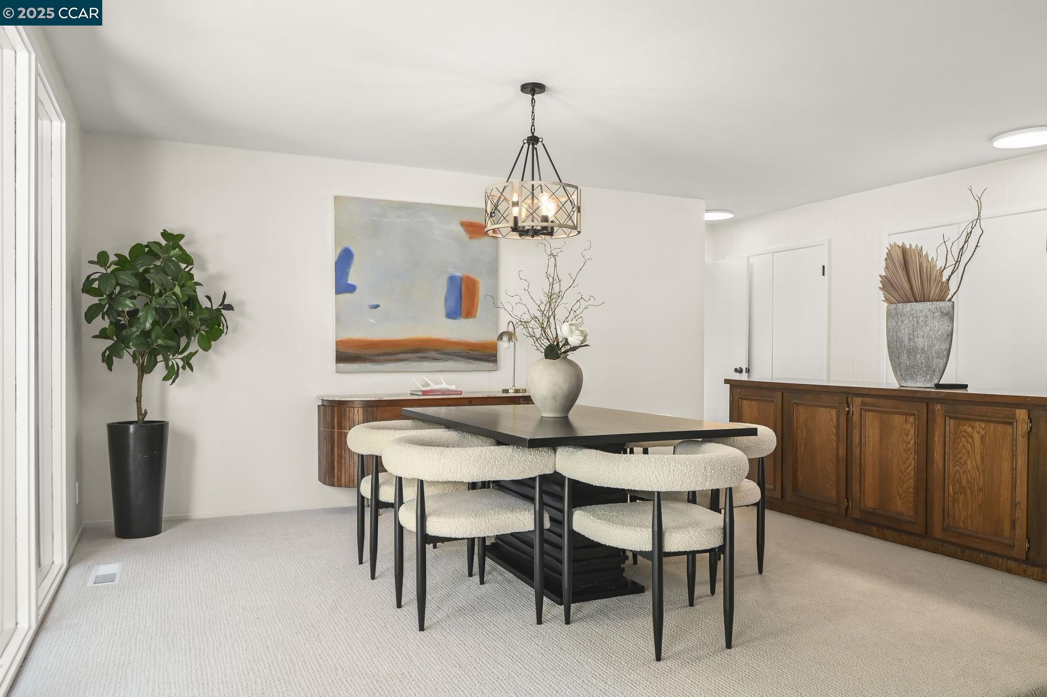Detail Gallery Image 10 of 58 For 149 Castle Ct, Lafayette,  CA 94549 - 4 Beds | 2/1 Baths