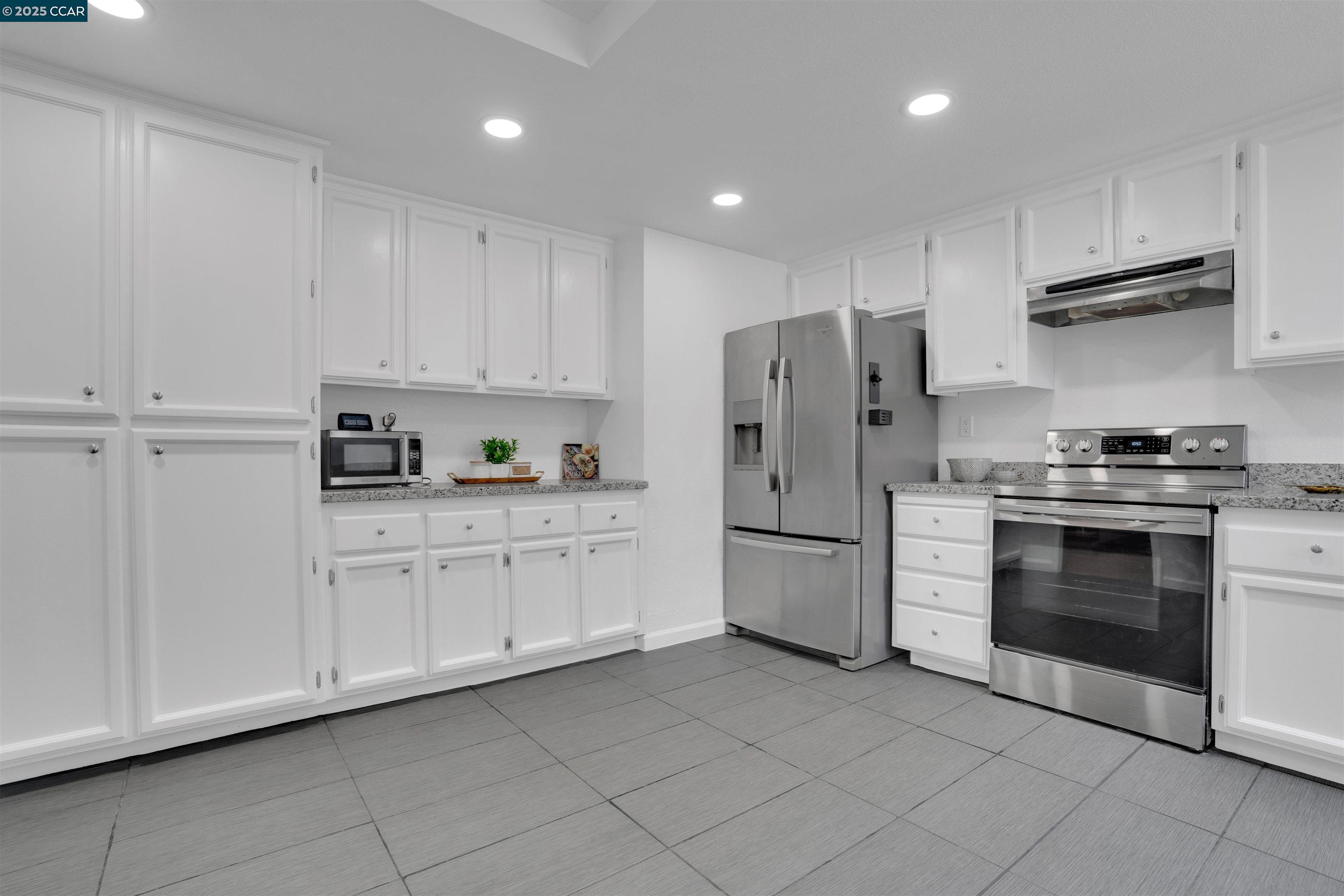 Photo #11: 41098197 Listing: Photo #11