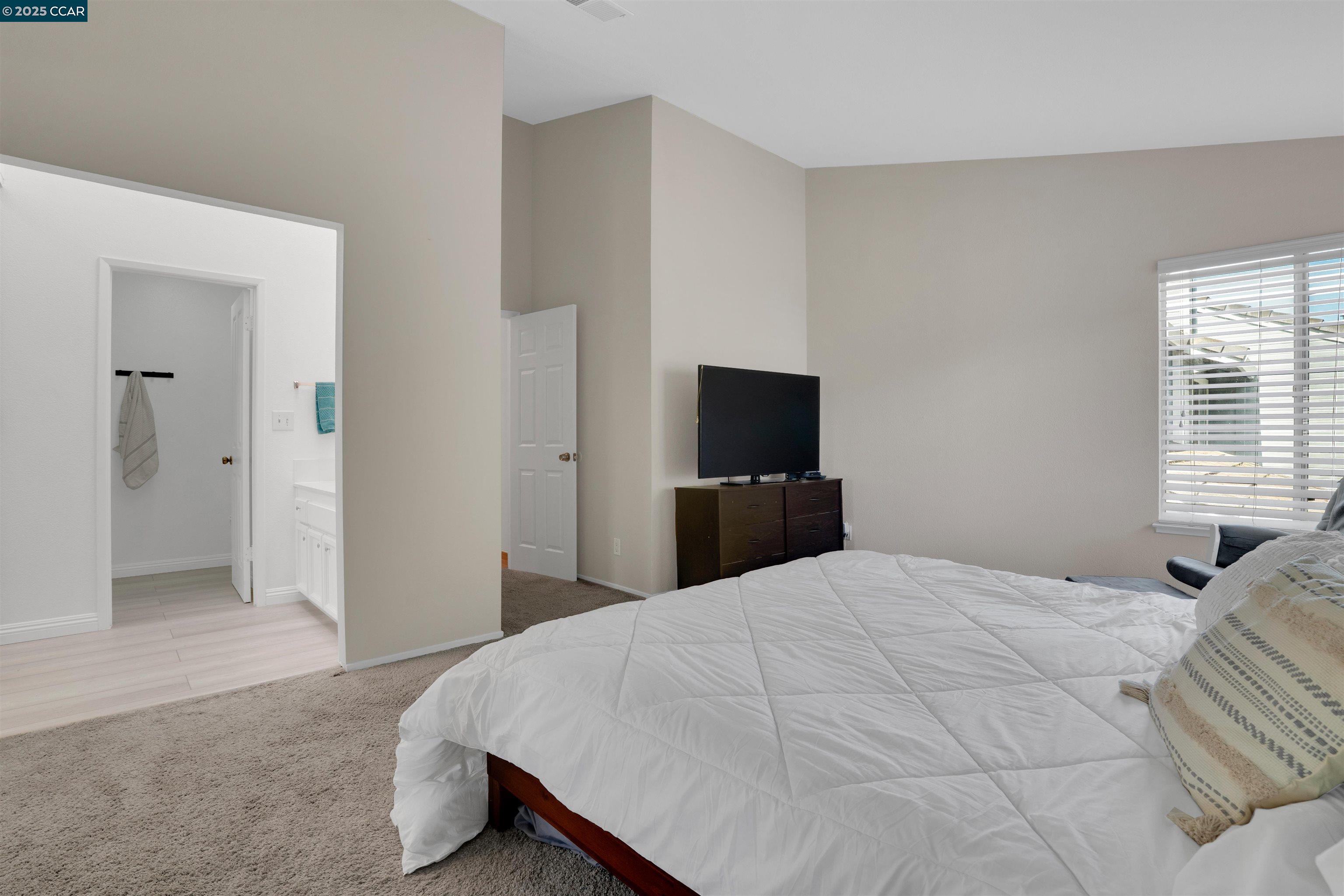 Photo #16: 41098197 Listing: Photo #16