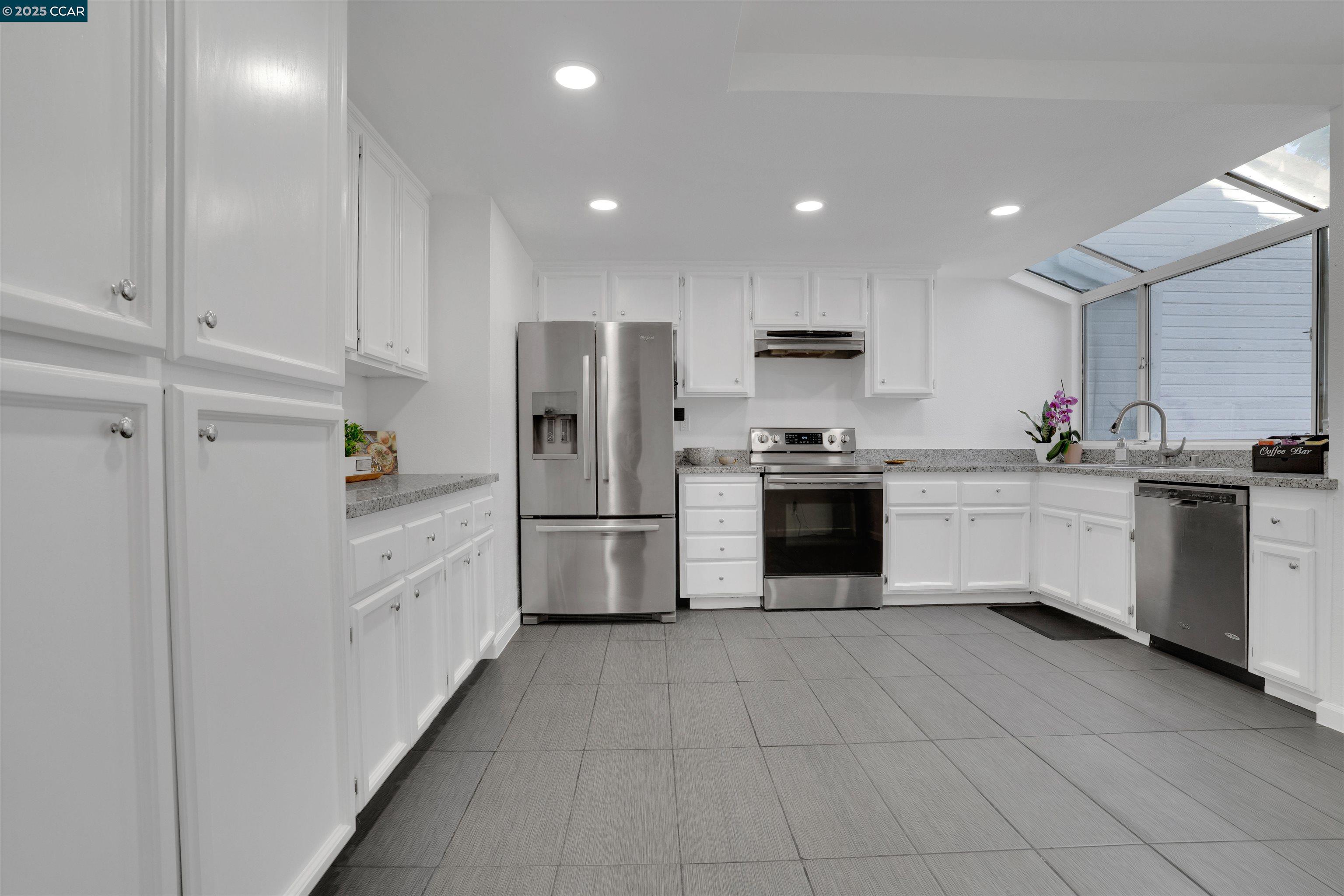 Photo #8: 41098197 Listing: Photo #8