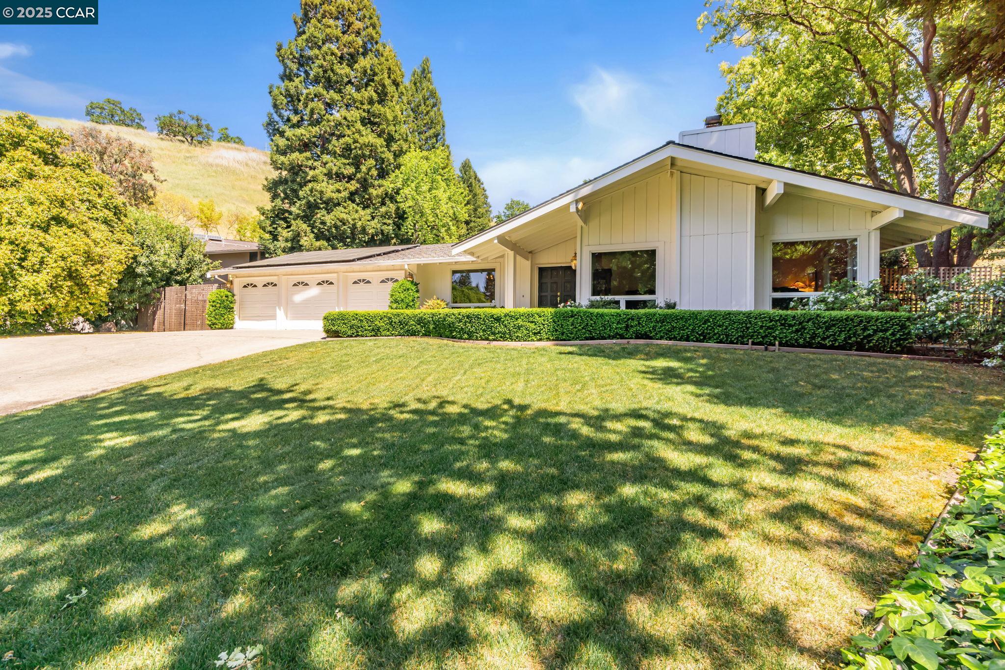 Detail Gallery Image 3 of 54 For 120 Heritage Oaks Pl, Alamo,  CA 94507 - 4 Beds | 3 Baths
