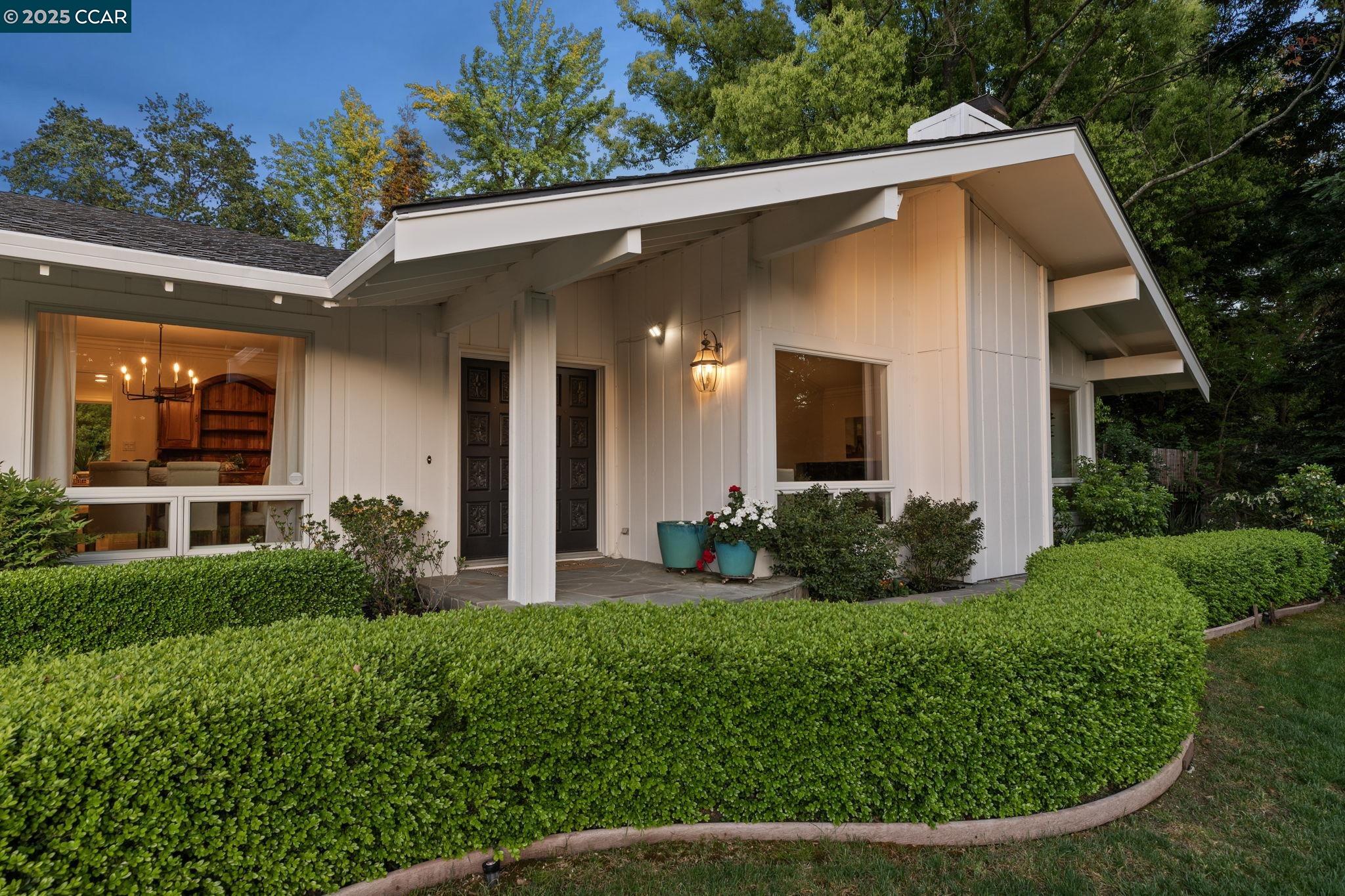 Detail Gallery Image 5 of 54 For 120 Heritage Oaks Pl, Alamo,  CA 94507 - 4 Beds | 3 Baths